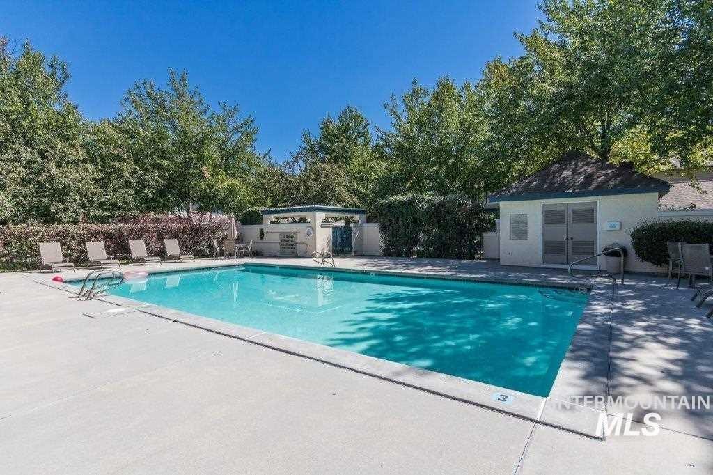 996 E Riverpark Ln, Boise, Idaho 83706, 2 Bedrooms, 2 Bathrooms, Residential For Sale, Price $539,900, 98961105