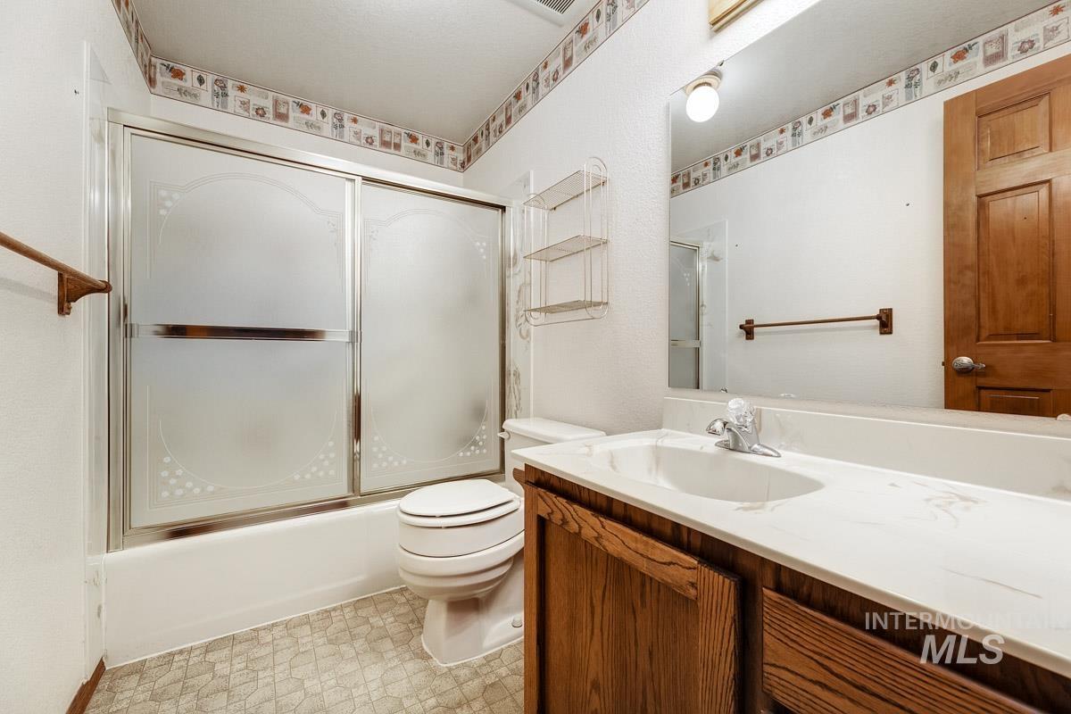 1995 E 8th N, Mountain Home, Idaho 83647, 2 Bedrooms, 2 Bathrooms, Residential For Sale, Price $240,000, 98961107