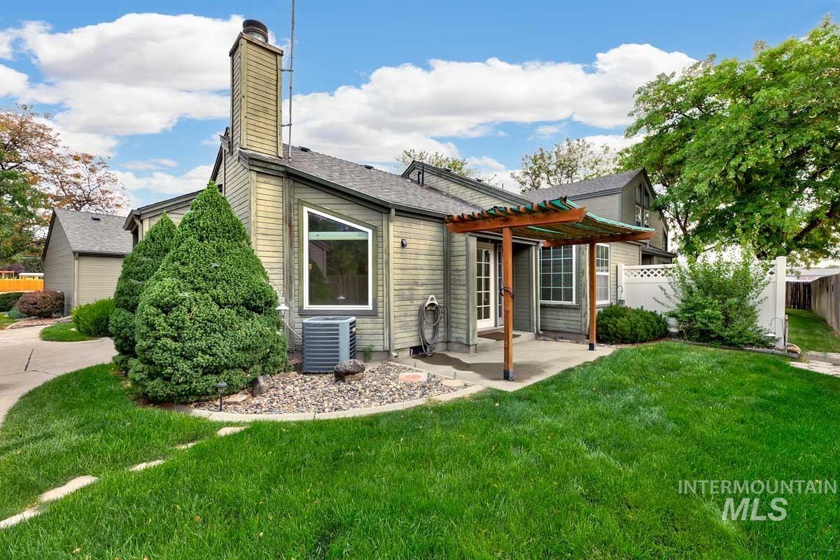 1995 E 8th N, Mountain Home, Idaho 83647, 2 Bedrooms, 2 Bathrooms, Residential For Sale, Price $240,000, 98961107