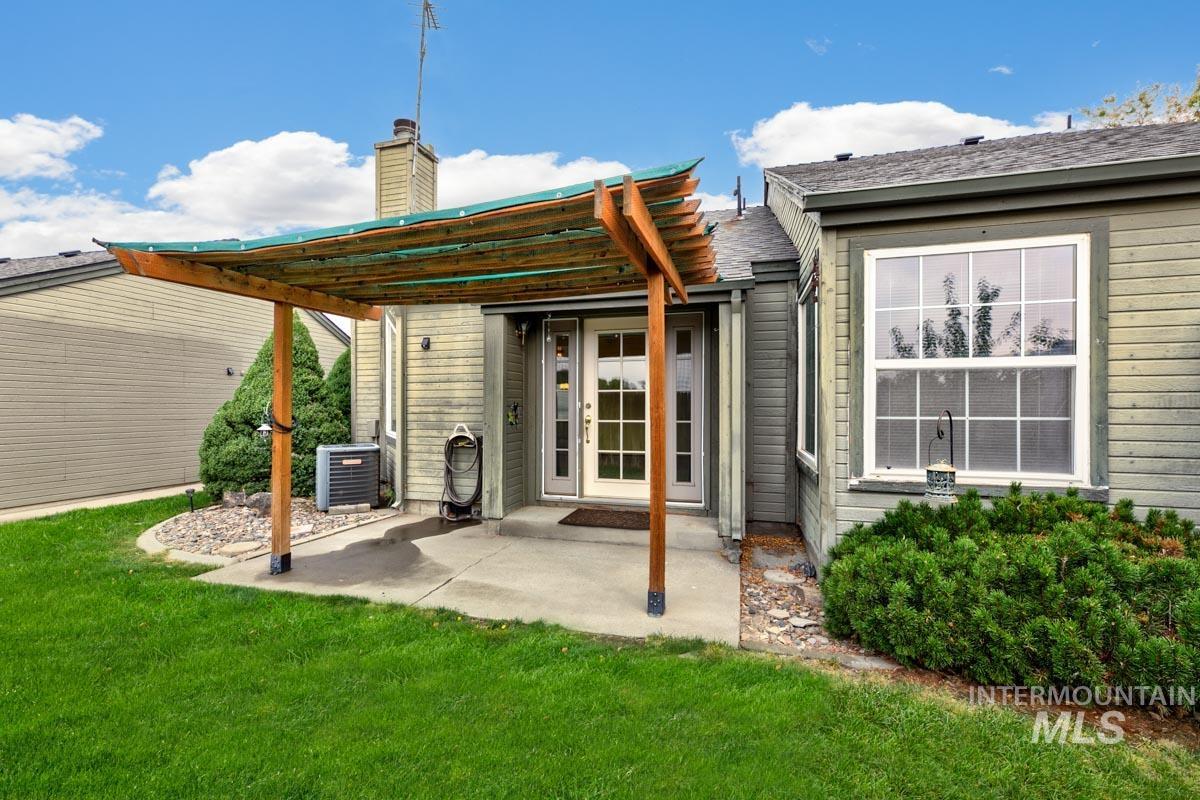 1995 E 8th N, Mountain Home, Idaho 83647, 2 Bedrooms, 2 Bathrooms, Residential For Sale, Price $240,000, 98961107