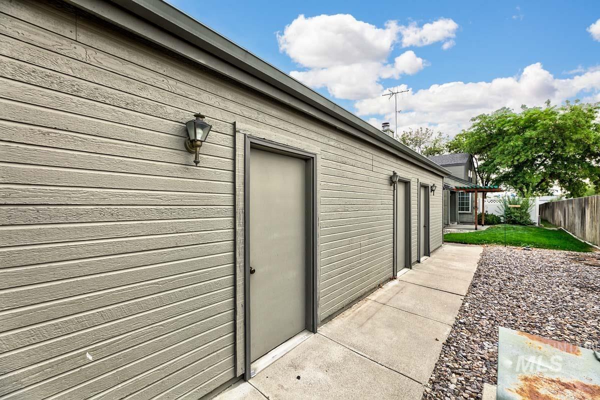 1995 E 8th N, Mountain Home, Idaho 83647, 2 Bedrooms, 2 Bathrooms, Residential For Sale, Price $240,000, 98961107