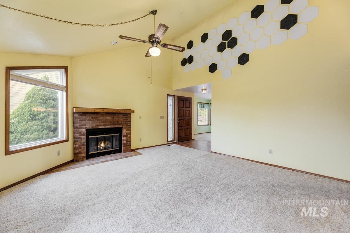 1995 E 8th N, Mountain Home, Idaho 83647, 2 Bedrooms, 2 Bathrooms, Residential For Sale, Price $240,000, 98961107
