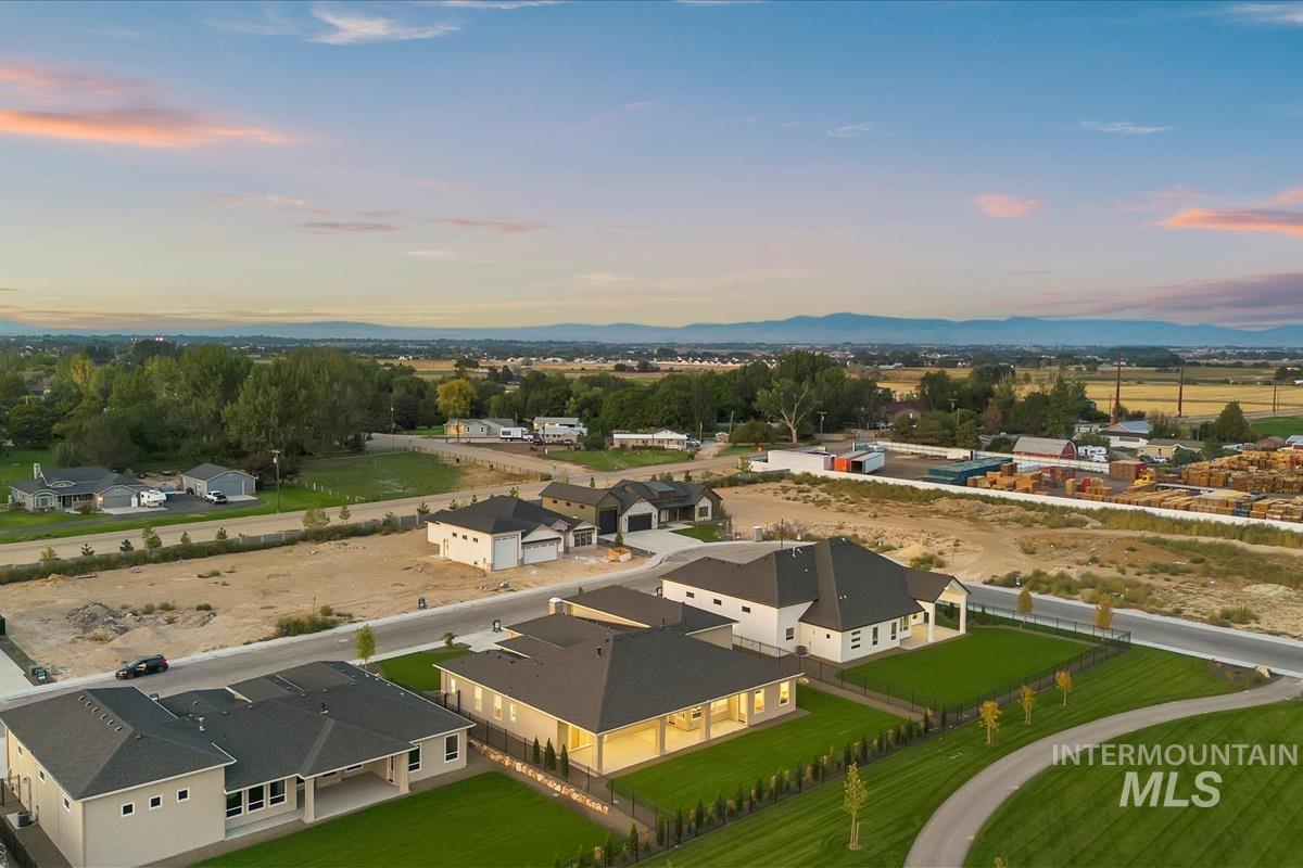 7131 E Chicken Hawk Loop, Nampa, Idaho 83686, 3 Bedrooms, 3.5 Bathrooms, Residential For Sale, Price $999,900, 98961108