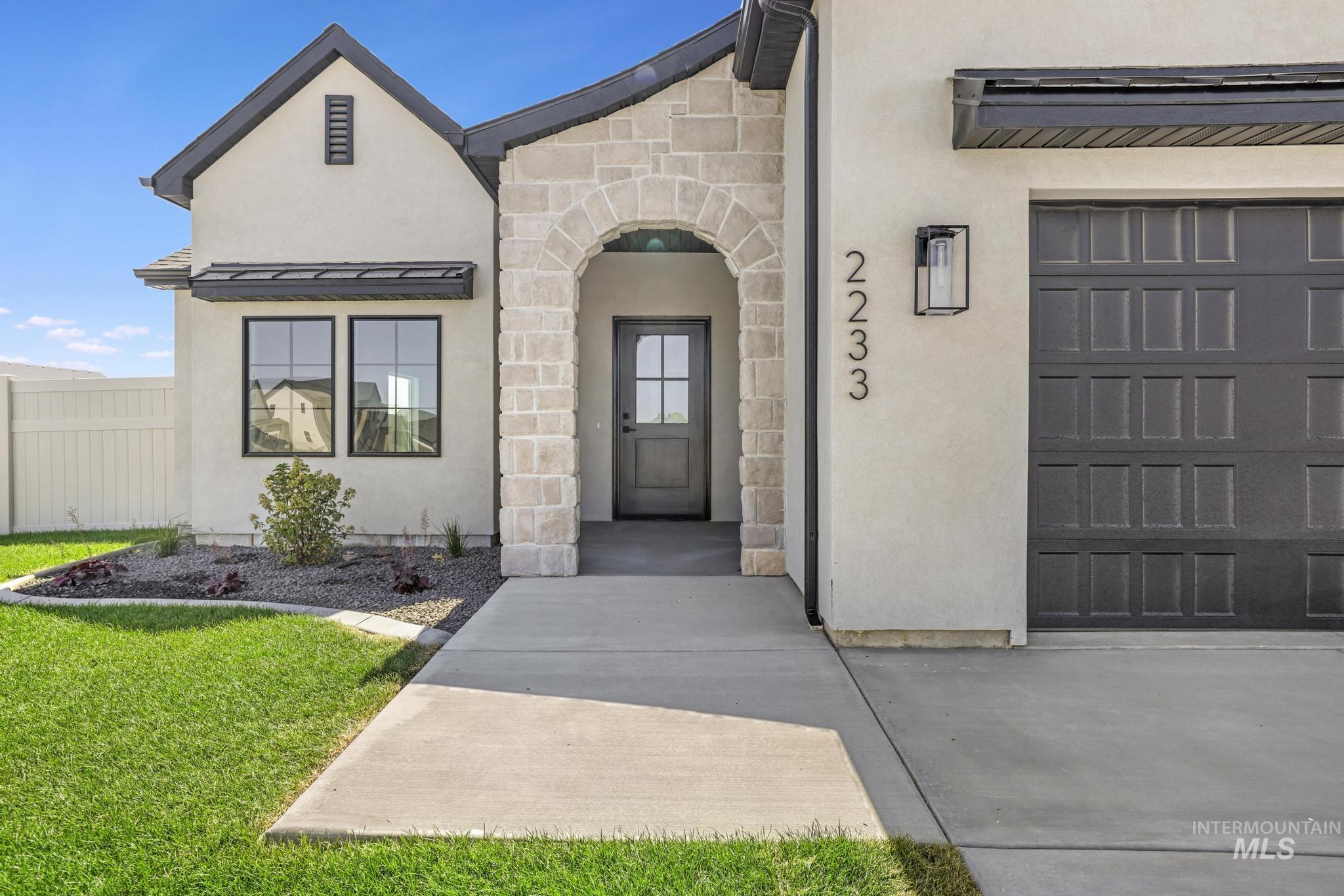 2233 Kooskia Loop, Twin Falls, Idaho 83301-5994, 4 Bedrooms, 3 Bathrooms, Residential For Sale, Price $595,000, 98961110