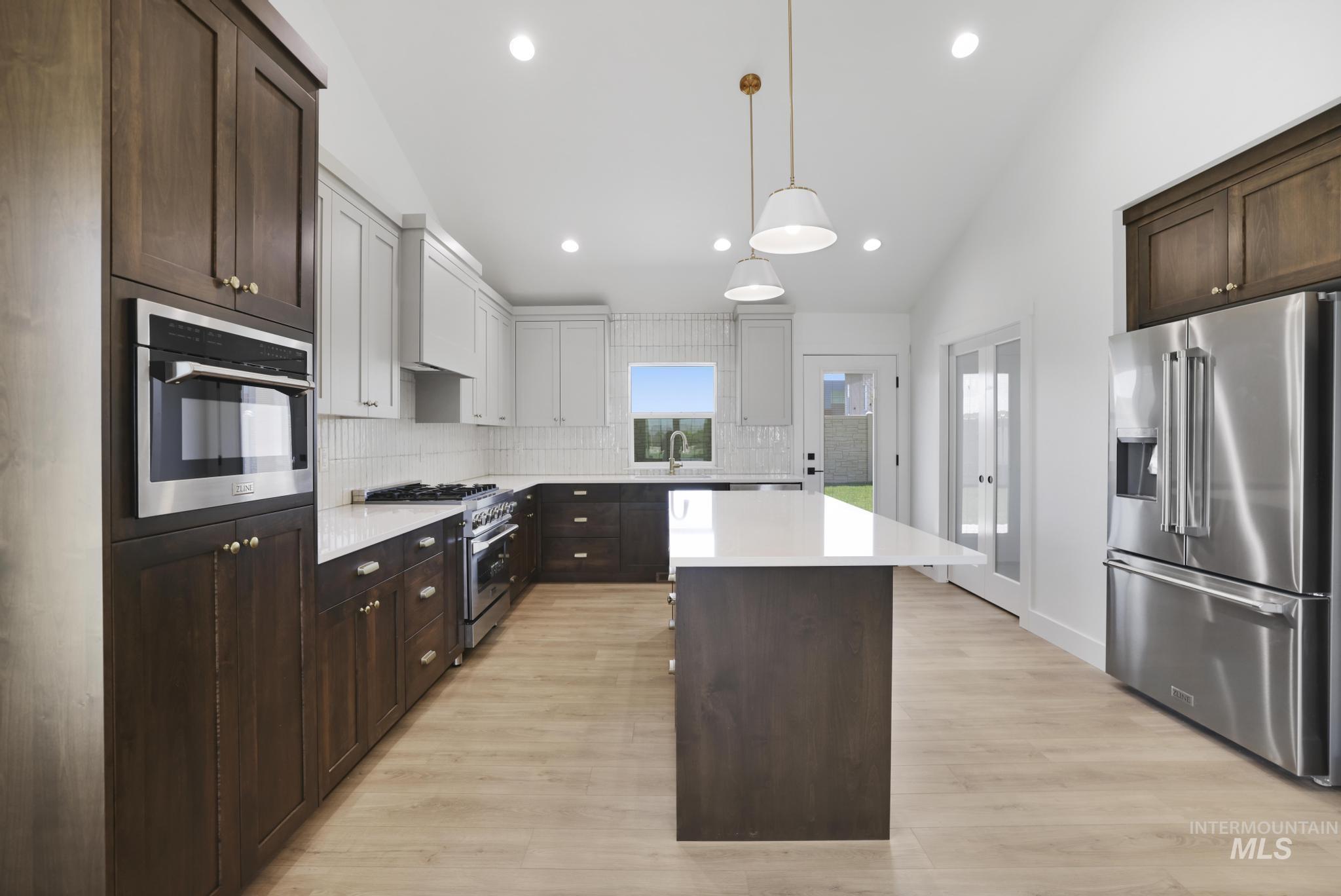 2233 Kooskia Loop, Twin Falls, Idaho 83301-5994, 4 Bedrooms, 3 Bathrooms, Residential For Sale, Price $595,000, 98961110