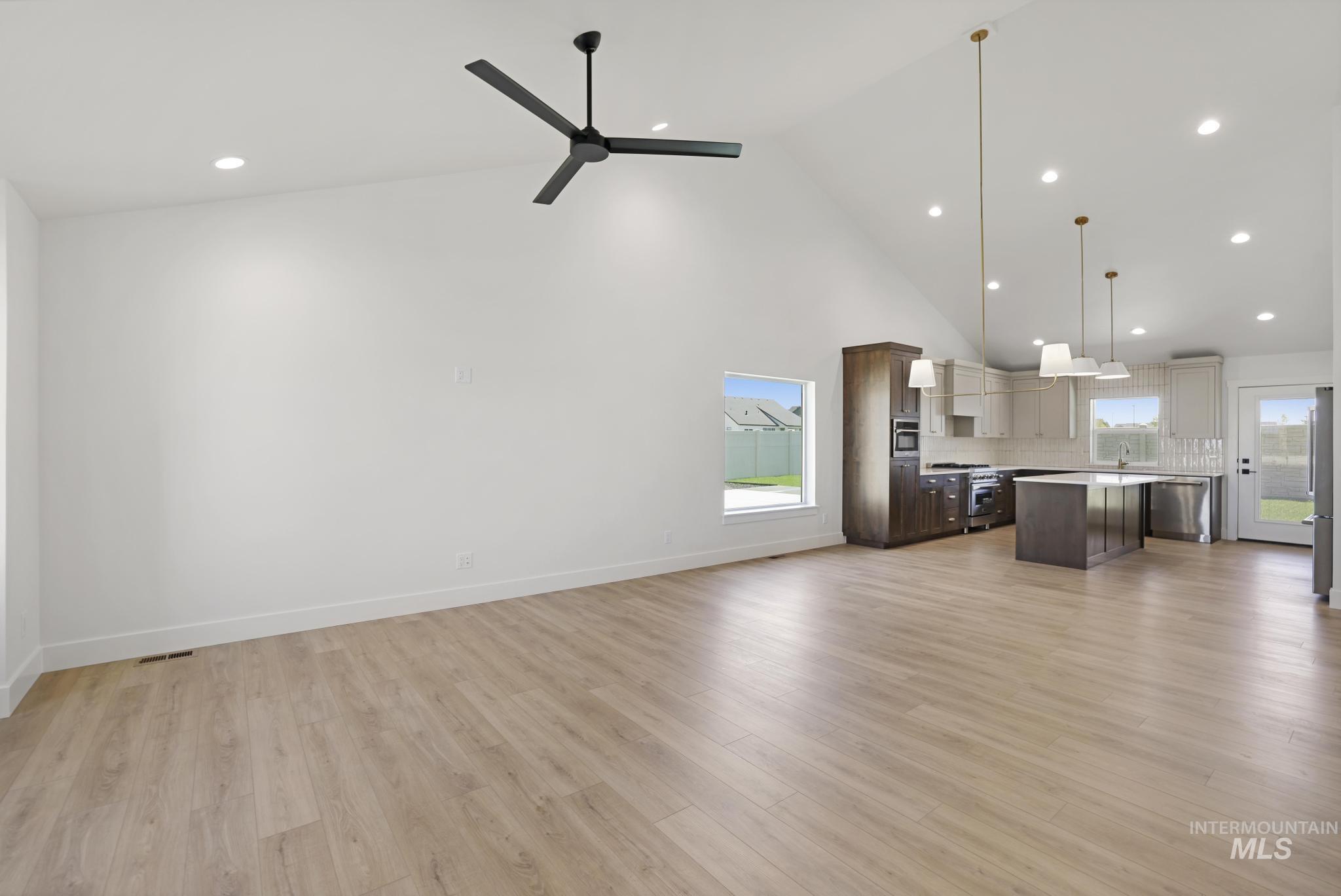 2233 Kooskia Loop, Twin Falls, Idaho 83301-5994, 4 Bedrooms, 3 Bathrooms, Residential For Sale, Price $595,000, 98961110