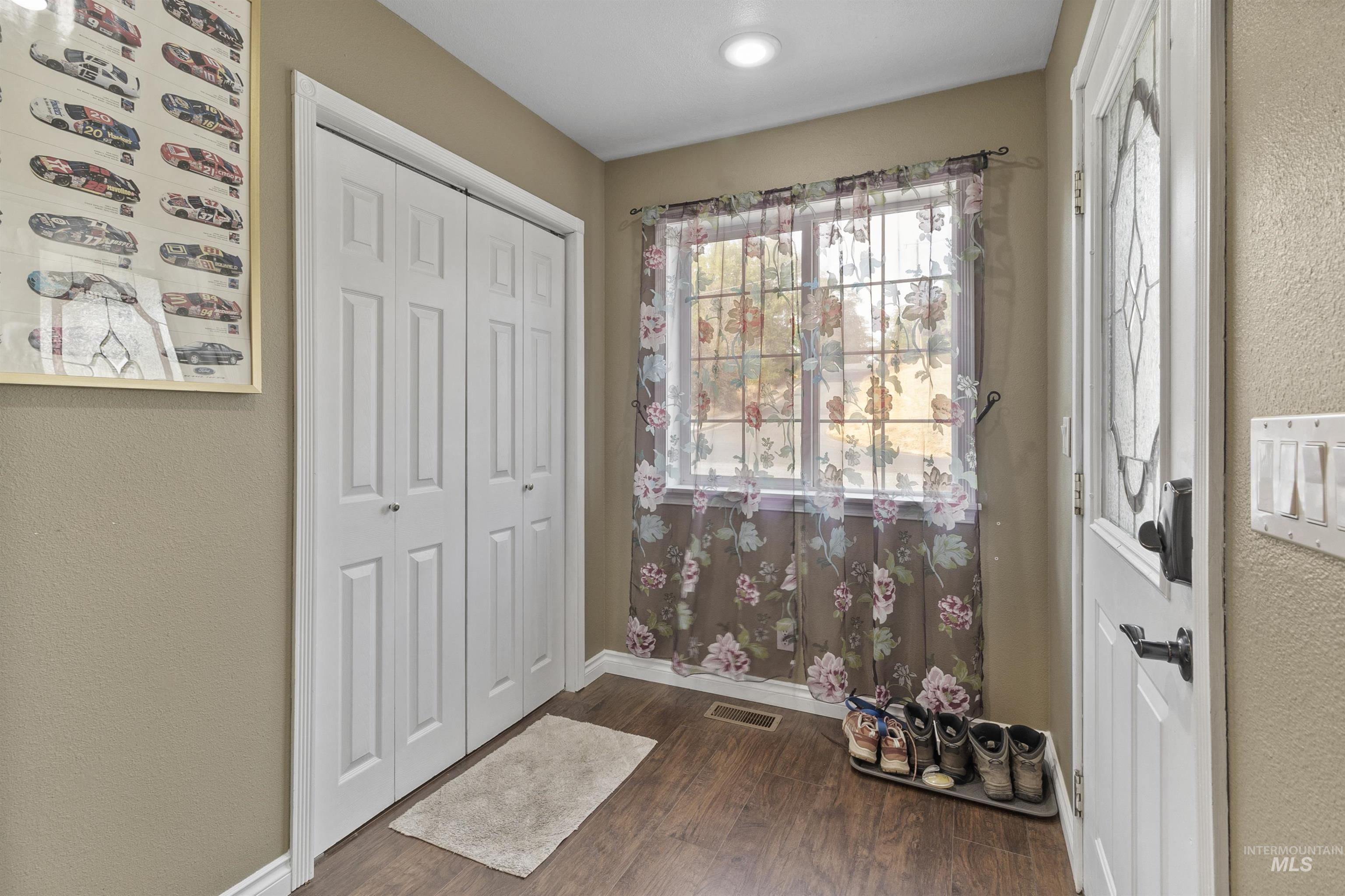 337 Silcott St., Lewiston, Idaho 83501, 3 Bedrooms, 2 Bathrooms, Residential For Sale, Price $429,900, 98961117