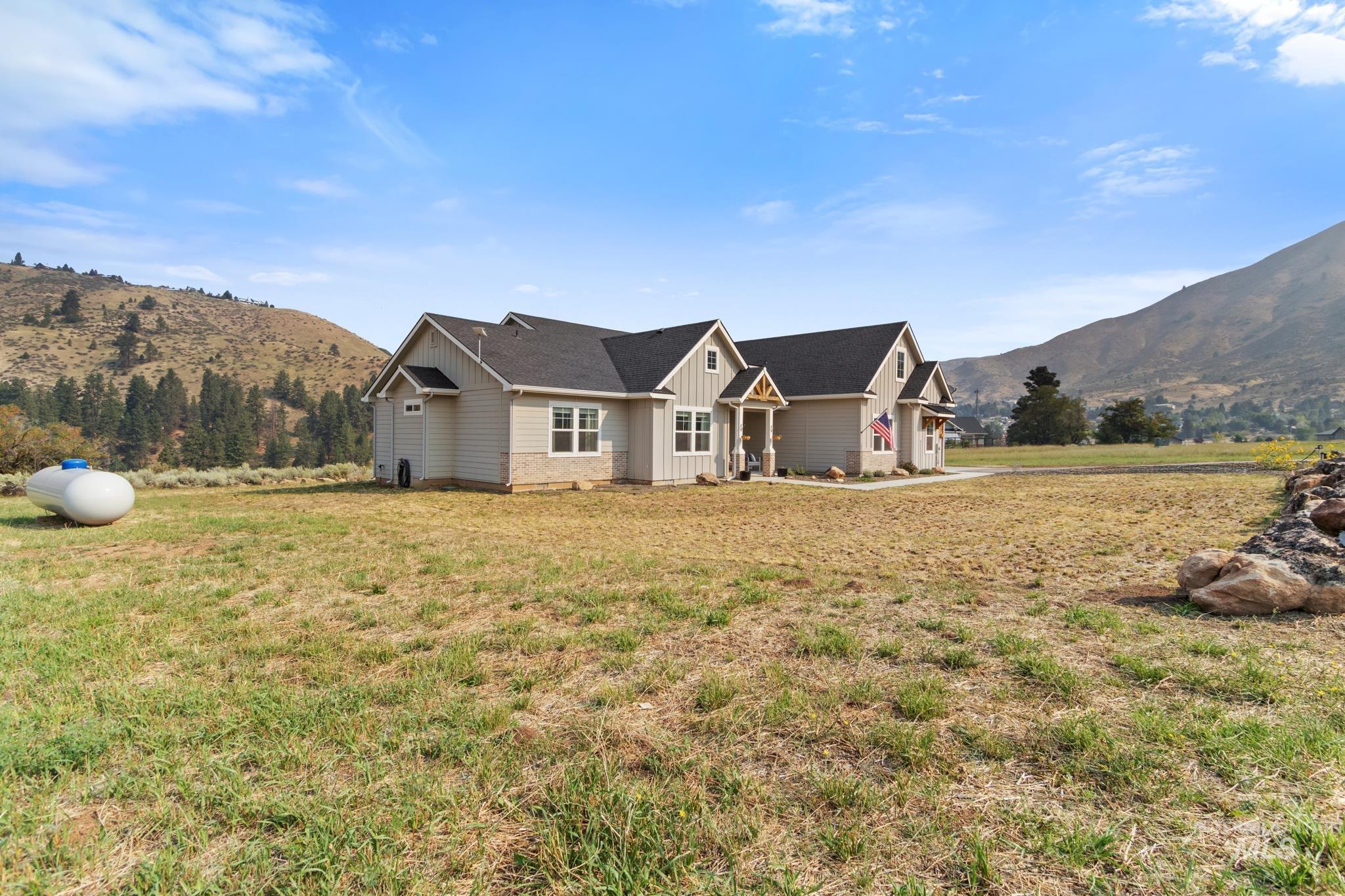 9 Mount Heinen Drive, Boise, Idaho 83716, 3 Bedrooms, 2.5 Bathrooms, Residential For Sale, Price $989,000, 98961131