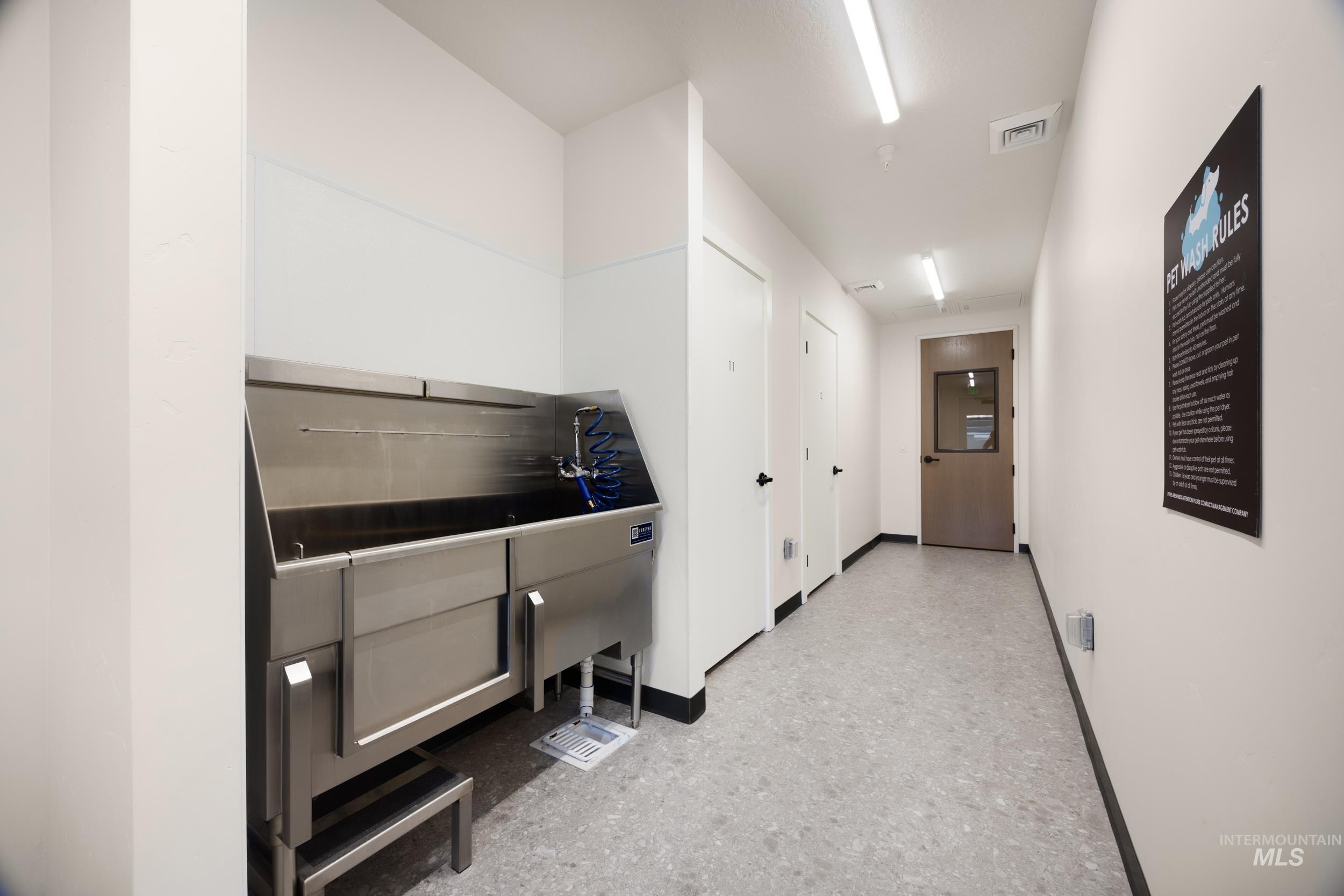 Corridor with baseboards