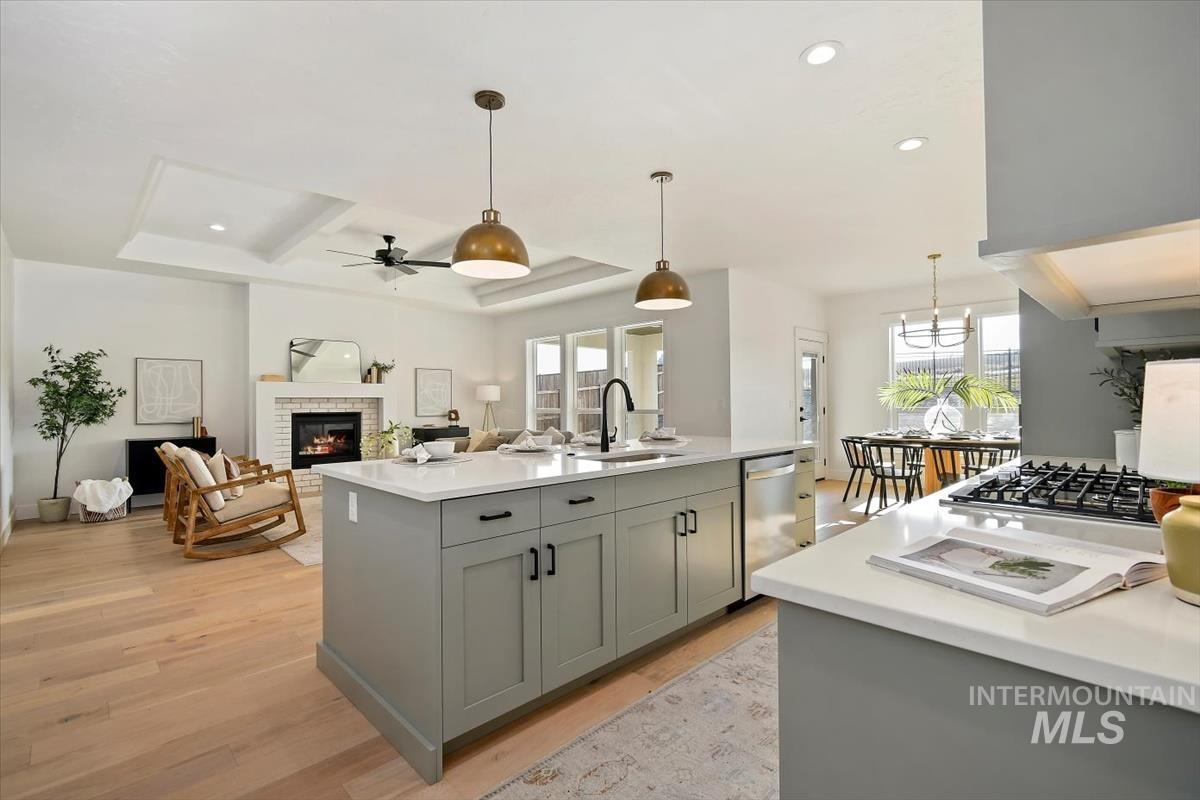 2084 N Hurtsville Ave., Kuna, Idaho 83634, 3 Bedrooms, 3 Bathrooms, Residential For Sale, Price $819,880, 98961152