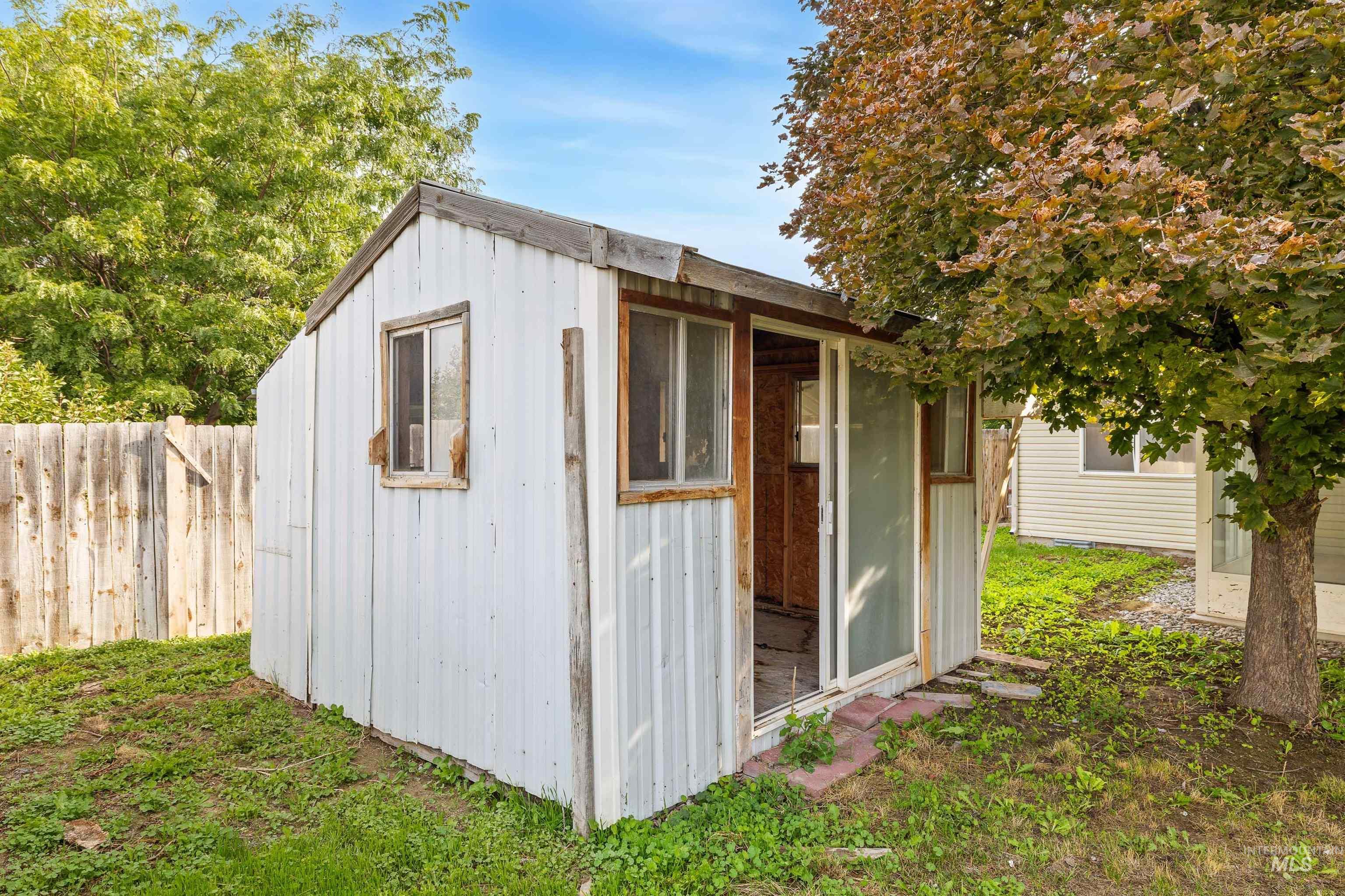 1428 Saddler St, Twin Falls, Idaho 83301-2007, 3 Bedrooms, 2 Bathrooms, Residential For Sale, Price $345,000, 98961162