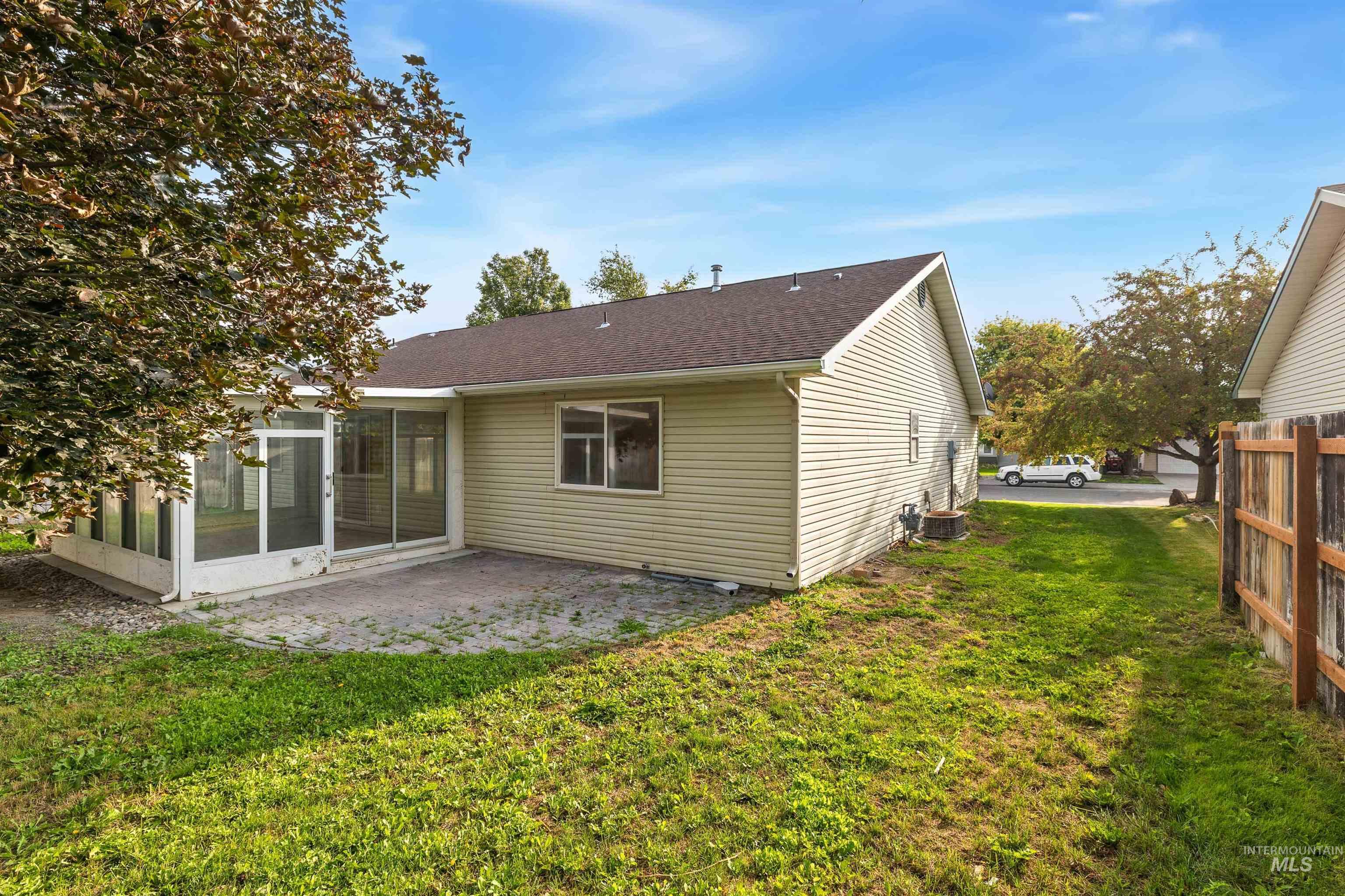 1428 Saddler St, Twin Falls, Idaho 83301-2007, 3 Bedrooms, 2 Bathrooms, Residential For Sale, Price $345,000, 98961162