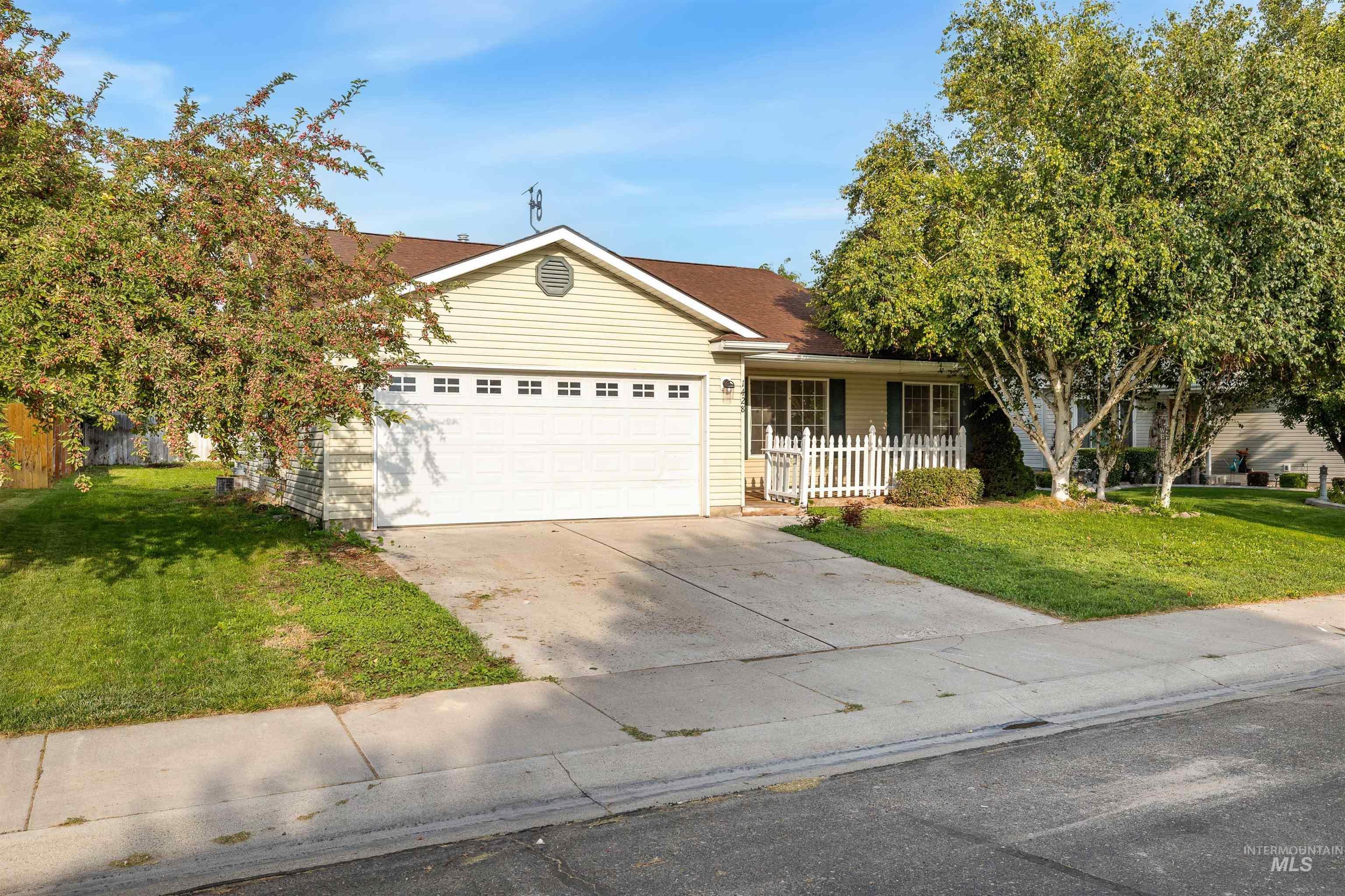 1428 Saddler St, Twin Falls, Idaho 83301-2007, 3 Bedrooms, 2 Bathrooms, Residential For Sale, Price $345,000, 98961162