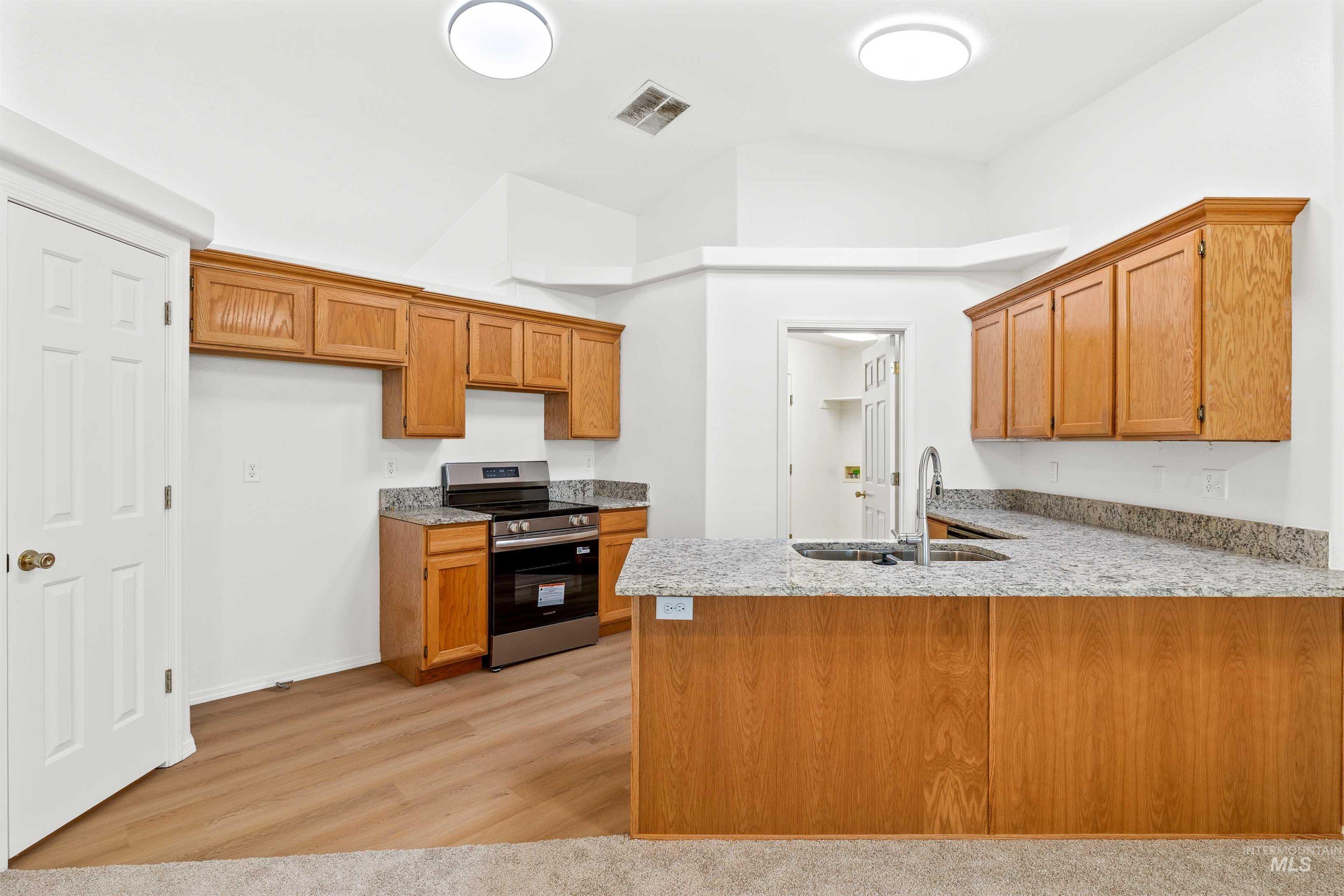 1428 Saddler St, Twin Falls, Idaho 83301-2007, 3 Bedrooms, 2 Bathrooms, Residential For Sale, Price $345,000, 98961162