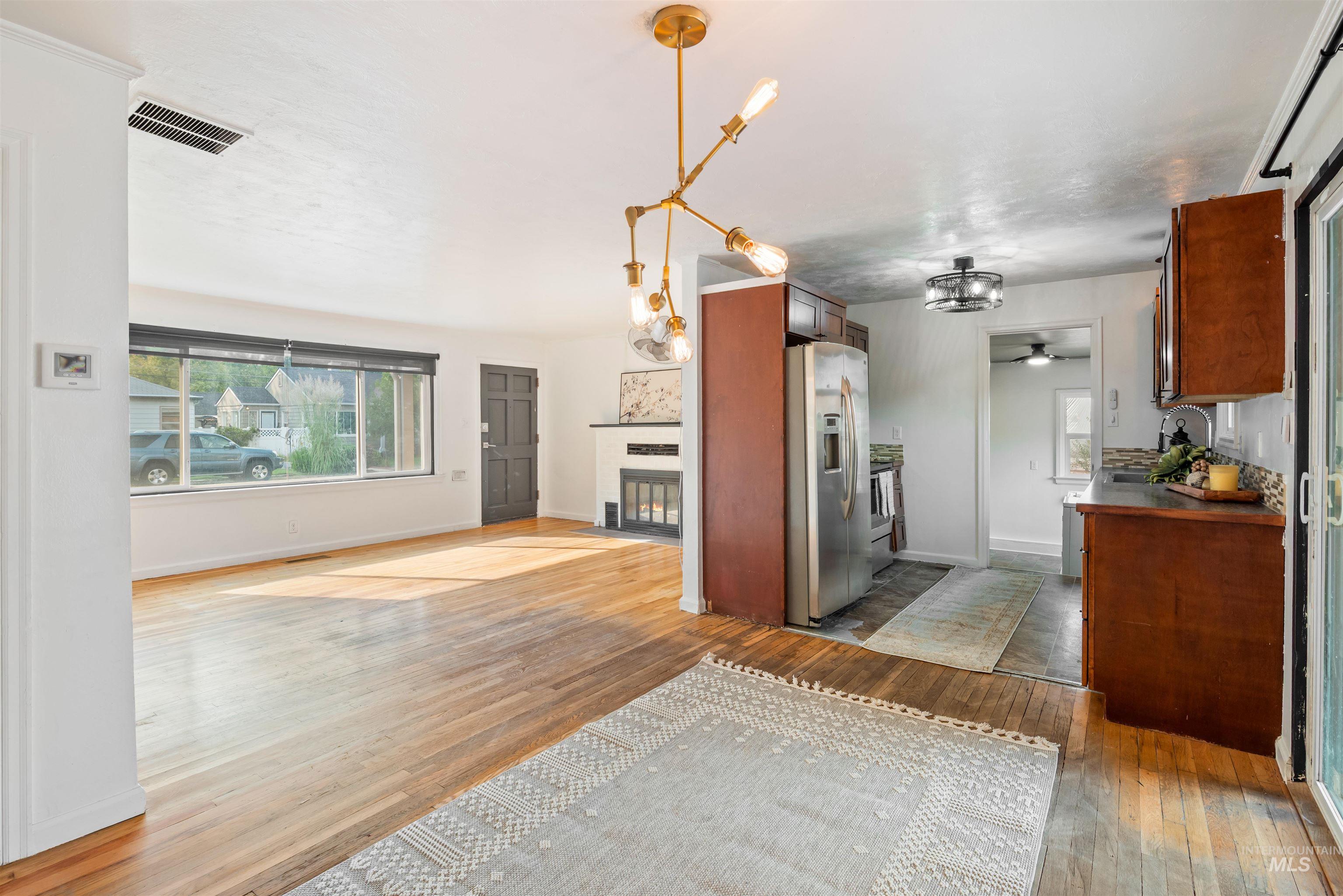 618 S Pearl St, Boise, Idaho 83705, 3 Bedrooms, 2 Bathrooms, Residential For Sale, Price $444,900, 98961176