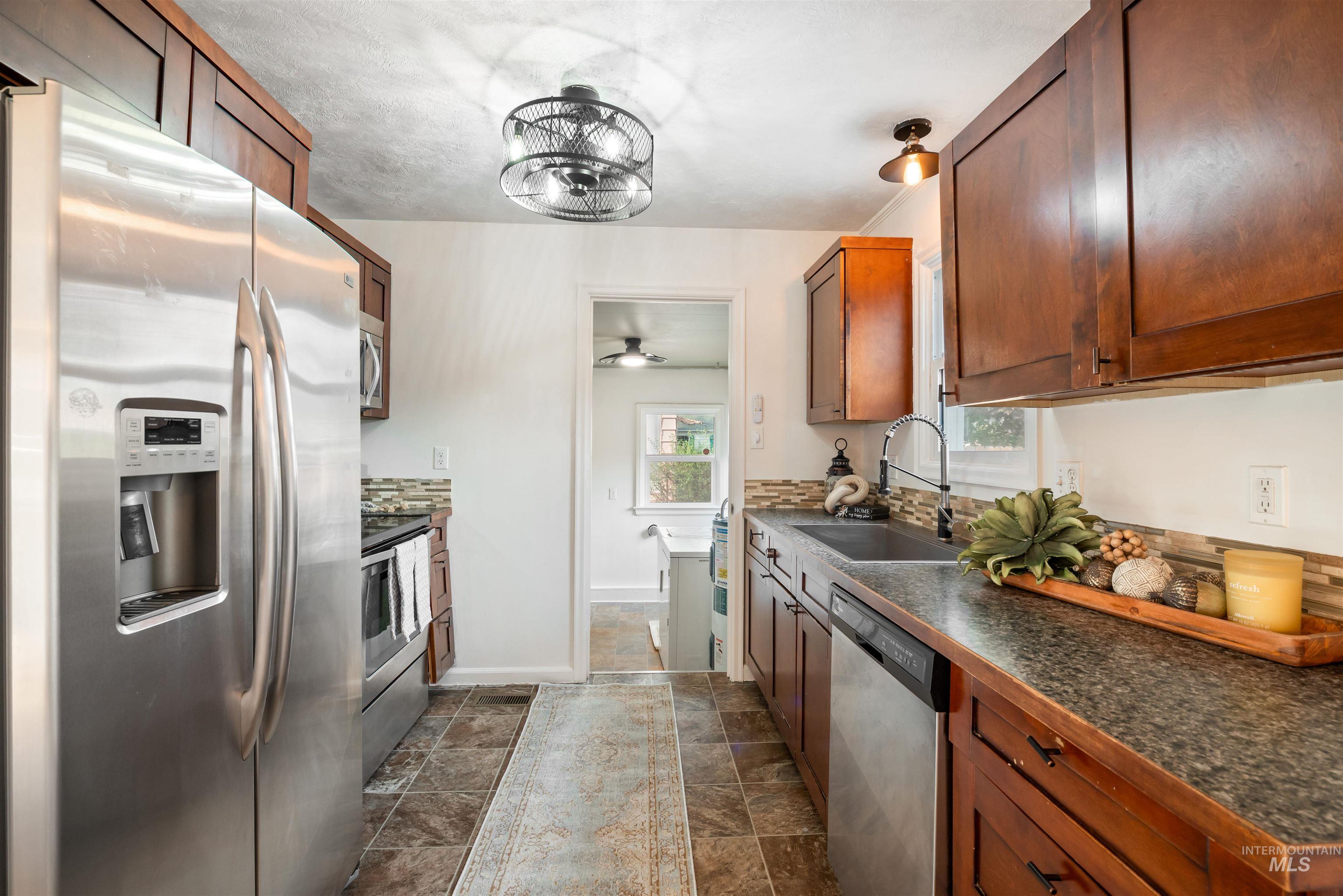 618 S Pearl St, Boise, Idaho 83705, 3 Bedrooms, 2 Bathrooms, Residential For Sale, Price $444,900, 98961176