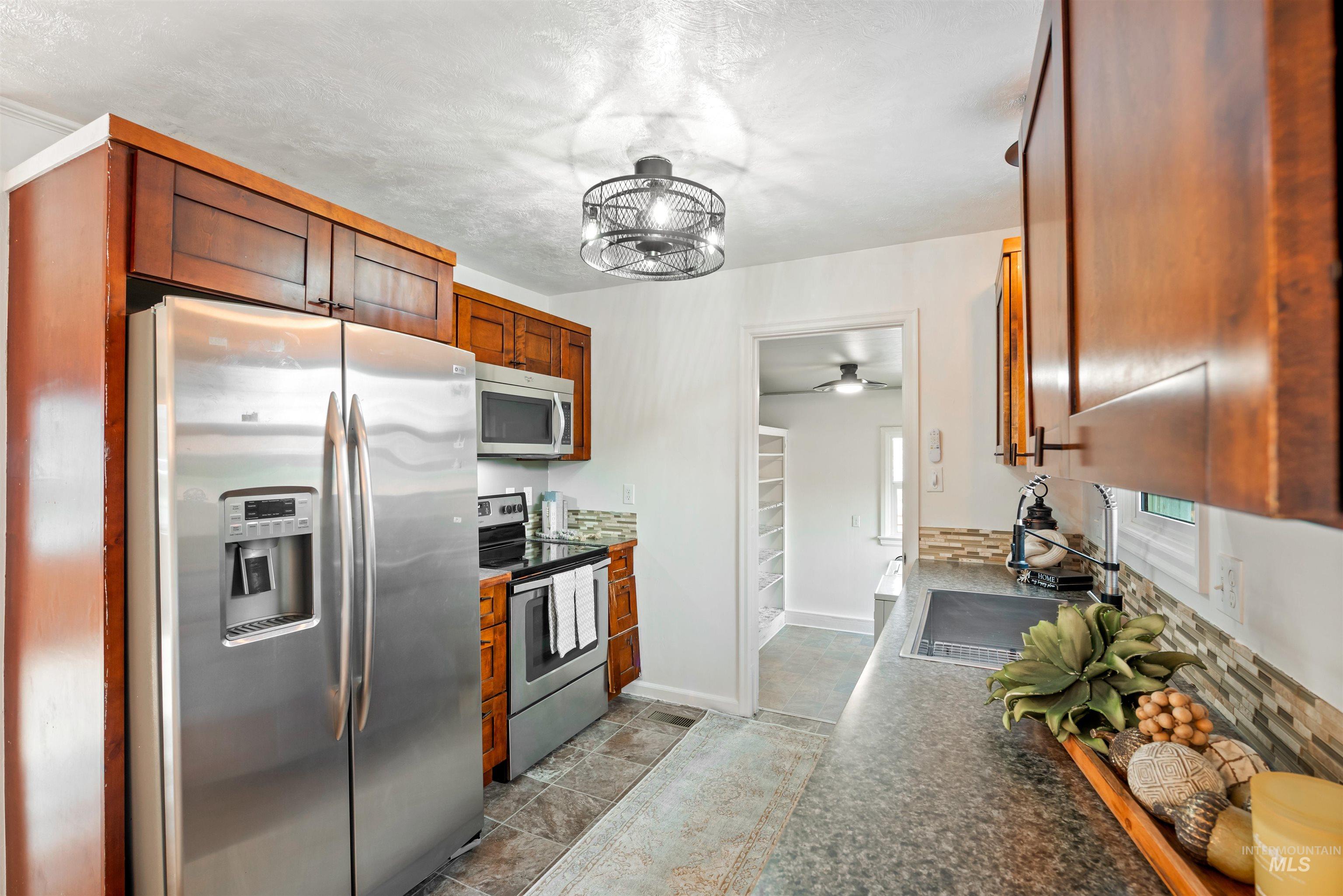 618 S Pearl St, Boise, Idaho 83705, 3 Bedrooms, 2 Bathrooms, Residential For Sale, Price $444,900, 98961176