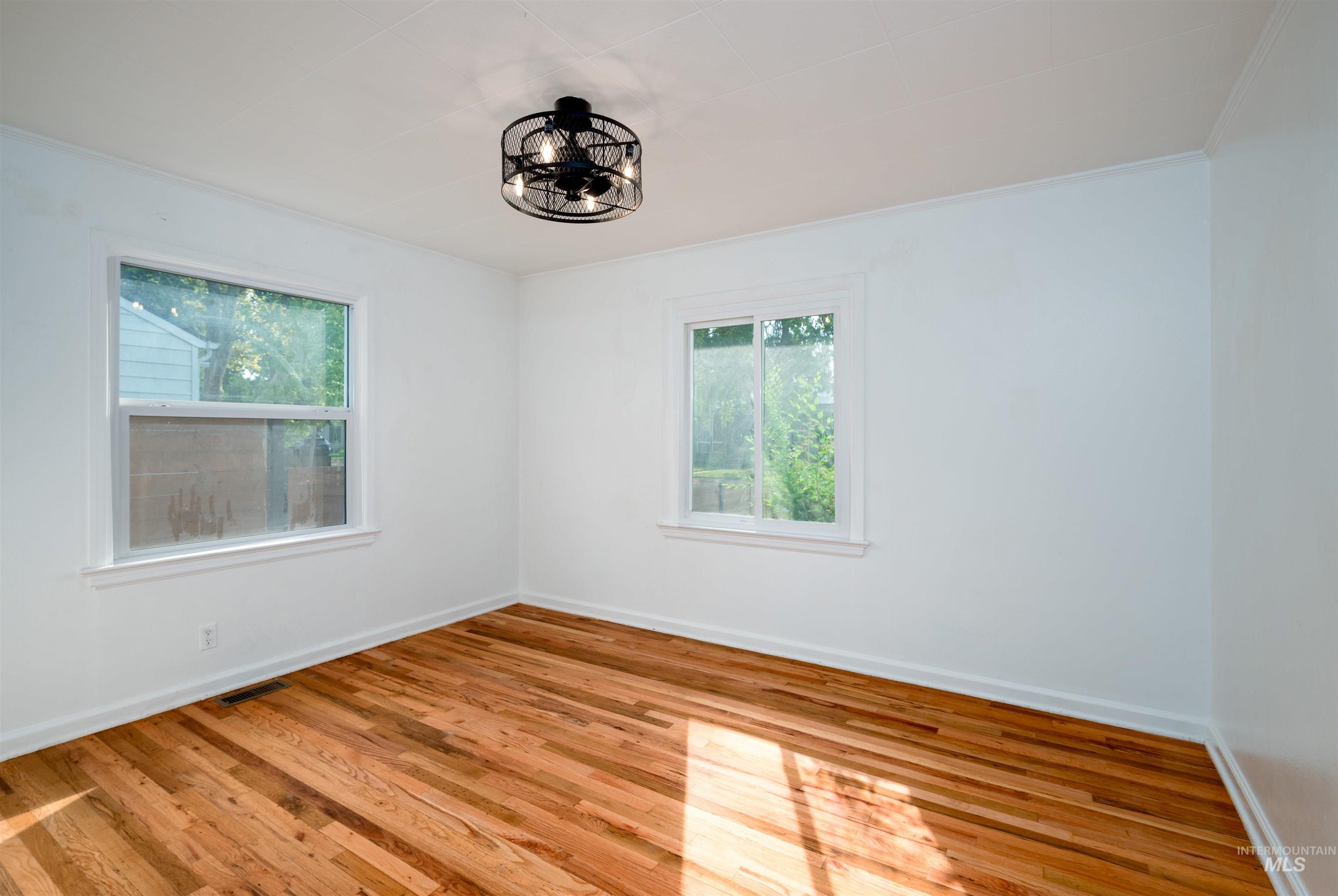 618 S Pearl St, Boise, Idaho 83705, 3 Bedrooms, 2 Bathrooms, Residential For Sale, Price $444,900, 98961176