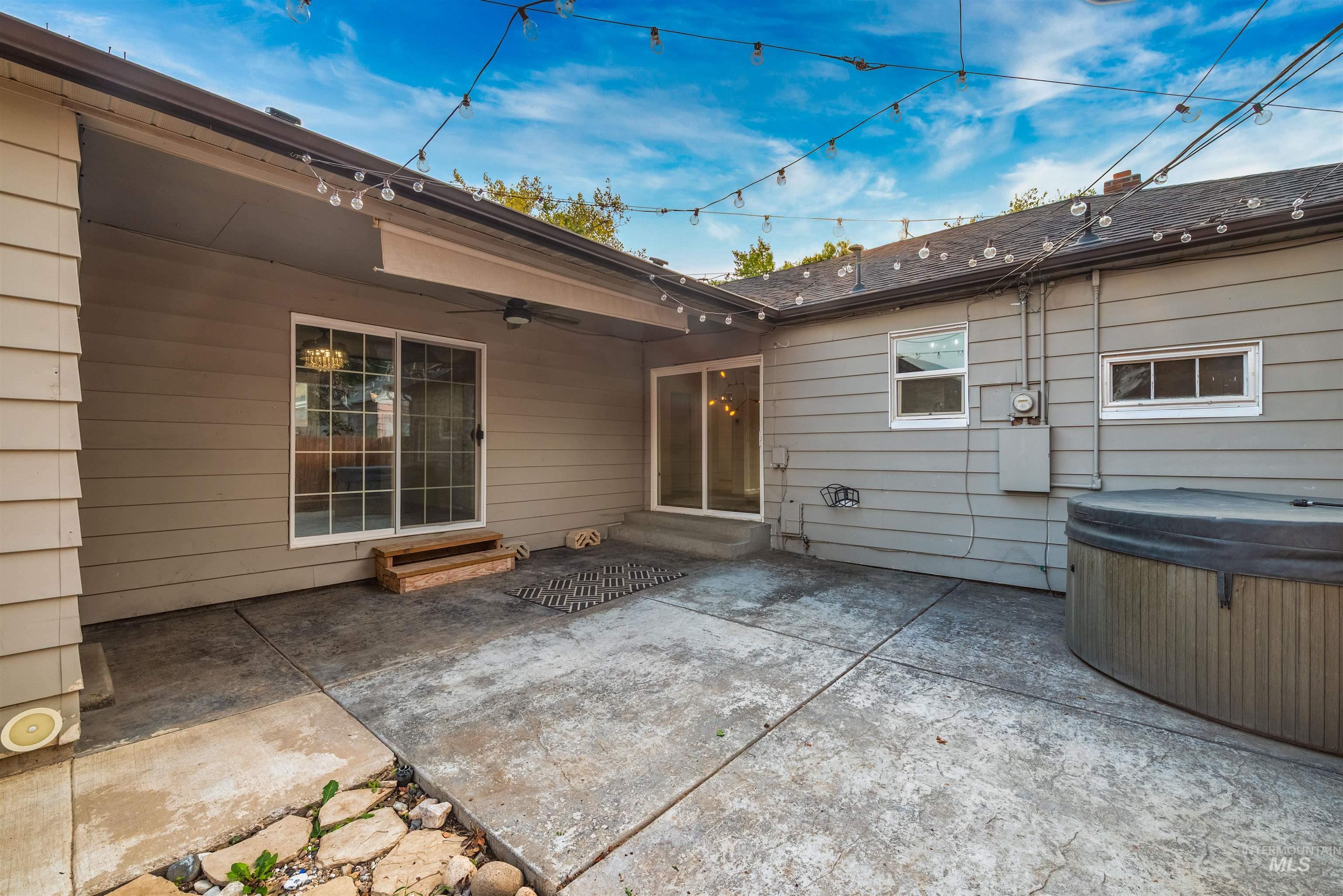 618 S Pearl St, Boise, Idaho 83705, 3 Bedrooms, 2 Bathrooms, Residential For Sale, Price $444,900, 98961176