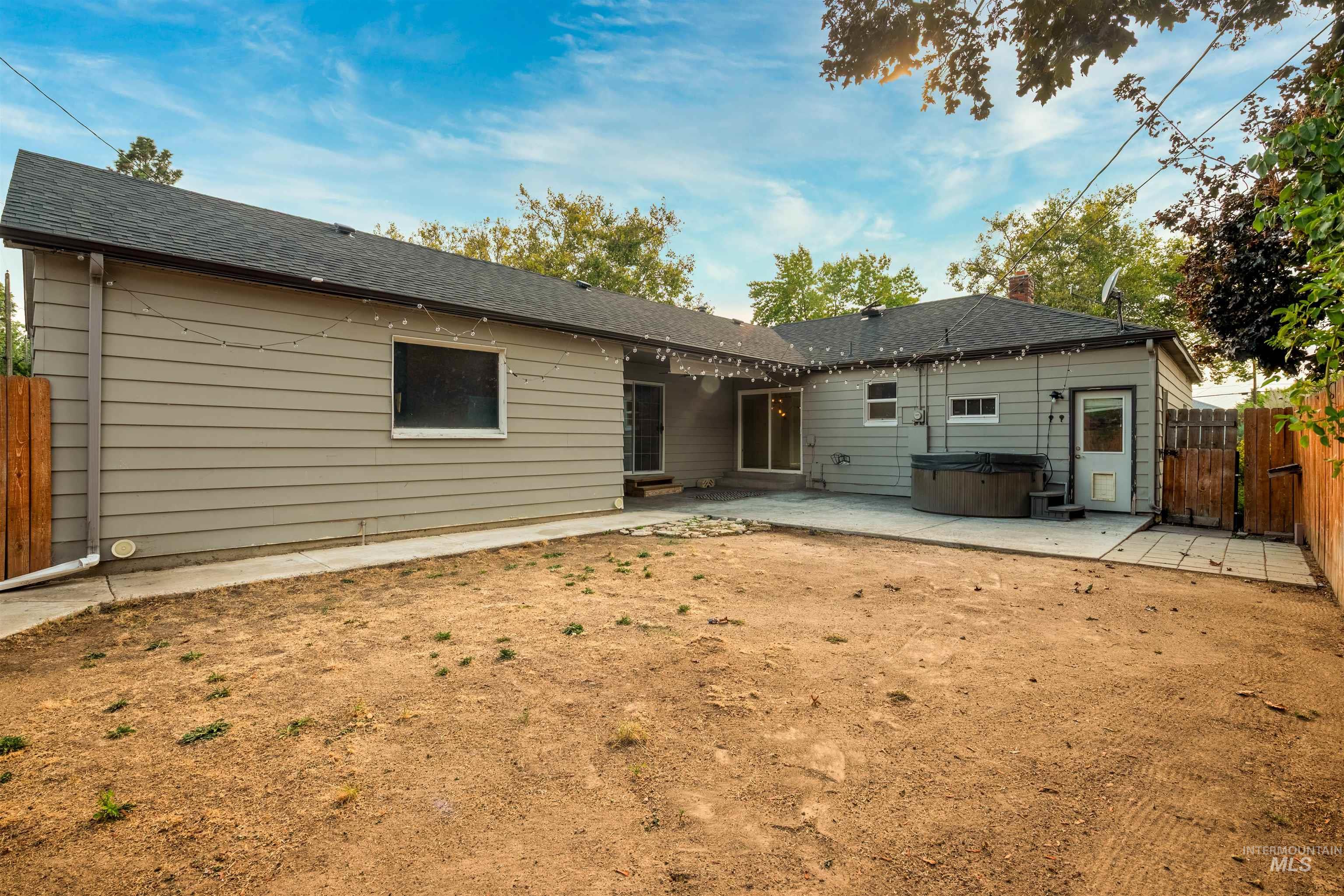 618 S Pearl St, Boise, Idaho 83705, 3 Bedrooms, 2 Bathrooms, Residential For Sale, Price $444,900, 98961176