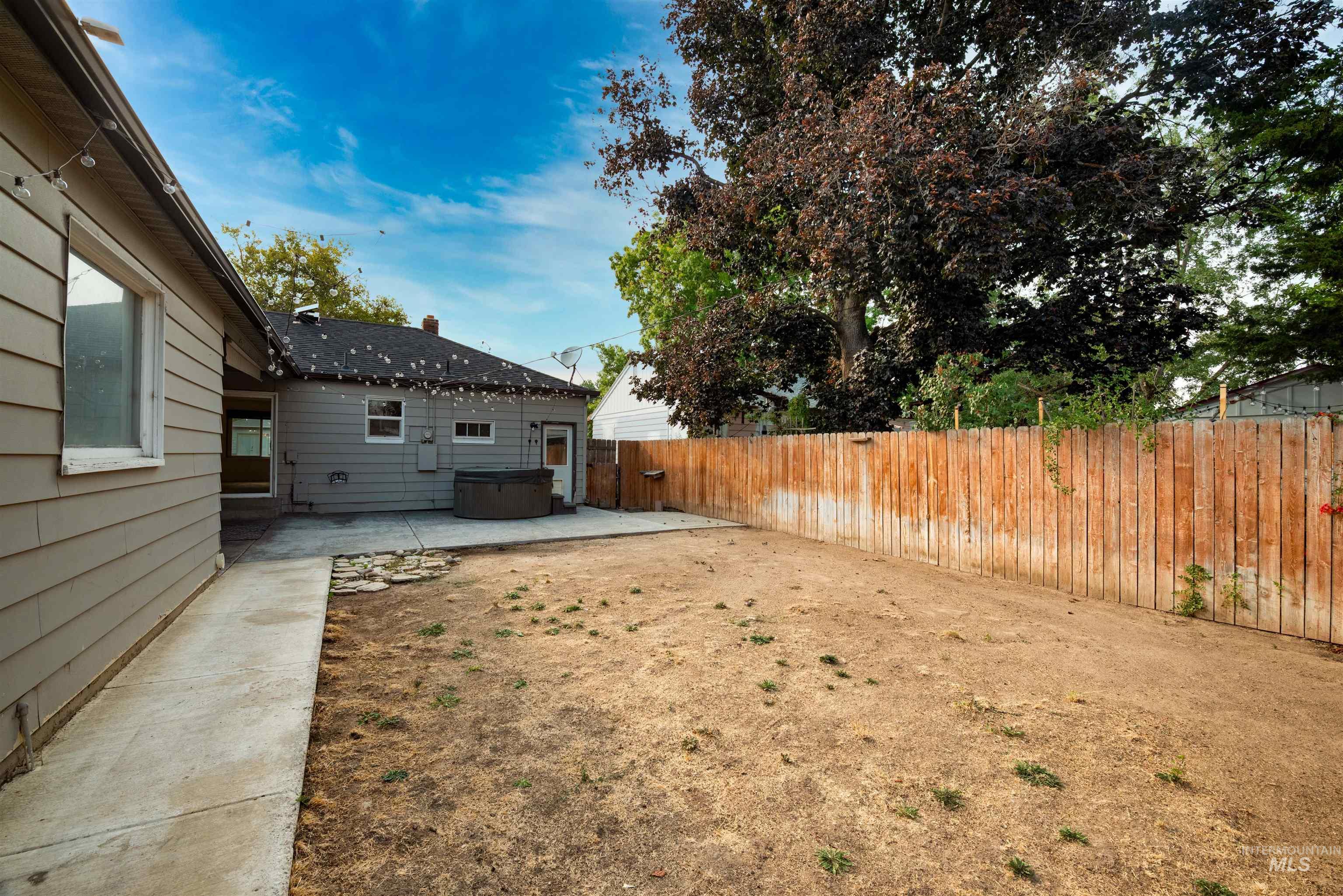 618 S Pearl St, Boise, Idaho 83705, 3 Bedrooms, 2 Bathrooms, Residential For Sale, Price $444,900, 98961176