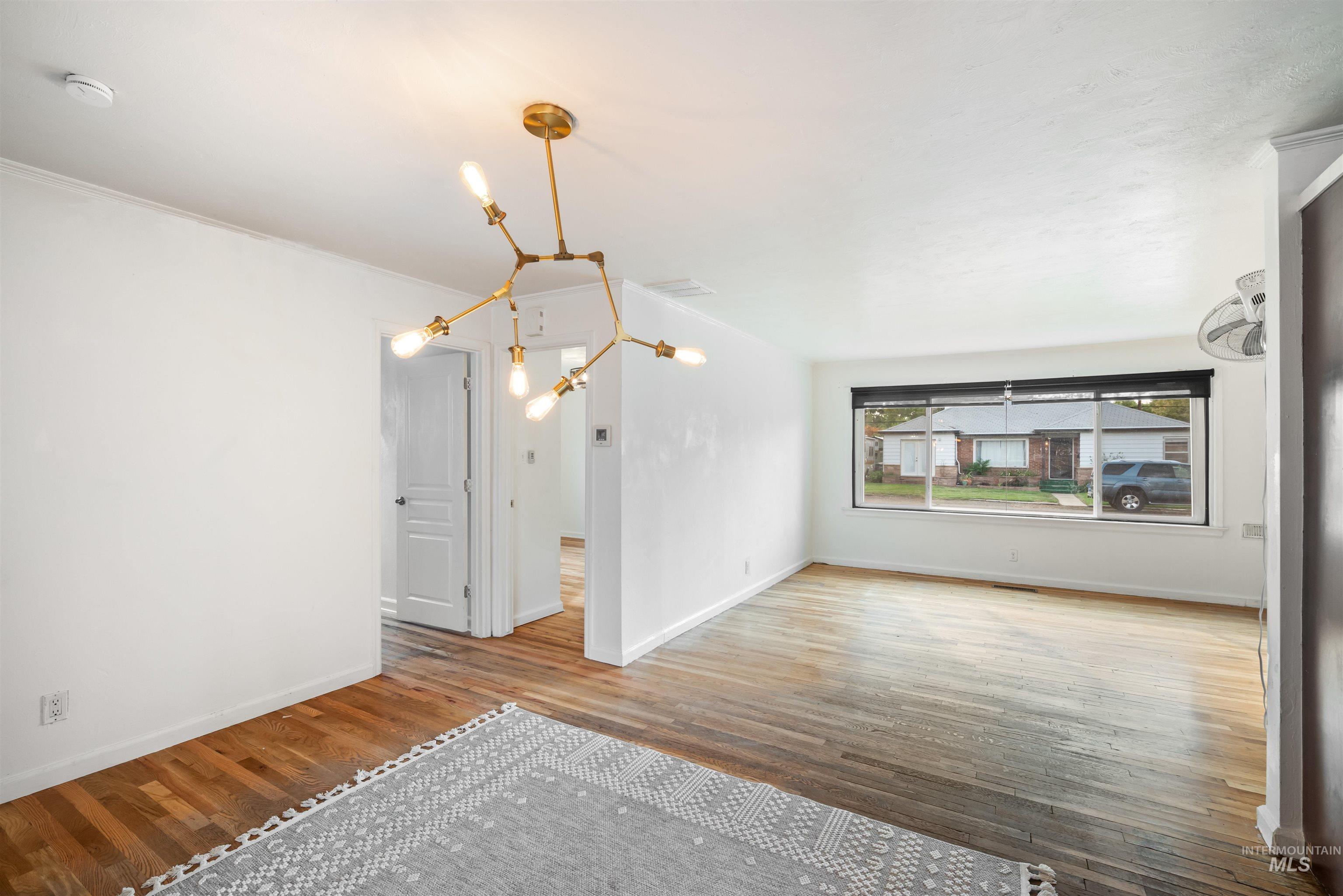 618 S Pearl St, Boise, Idaho 83705, 3 Bedrooms, 2 Bathrooms, Residential For Sale, Price $444,900, 98961176