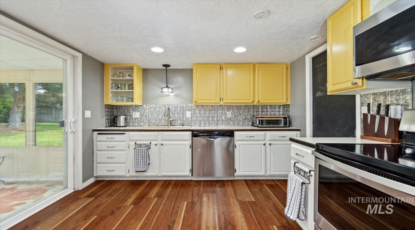 7412 S Glenridge View Drive, Boise, Idaho 83709, 4 Bedrooms, 3 Bathrooms, Residential For Sale, Price $549,900, 98961177