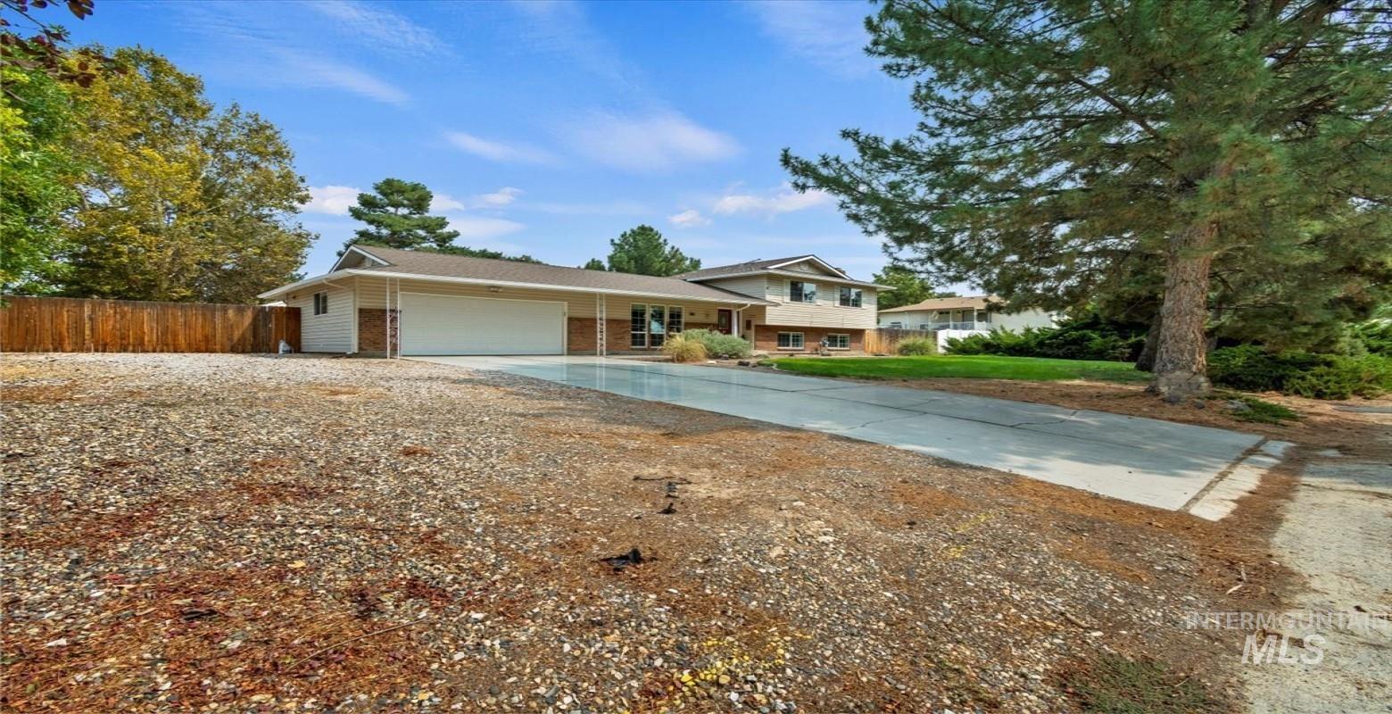 7412 S Glenridge View Drive, Boise, Idaho 83709, 4 Bedrooms, 3 Bathrooms, Residential For Sale, Price $549,900, 98961177