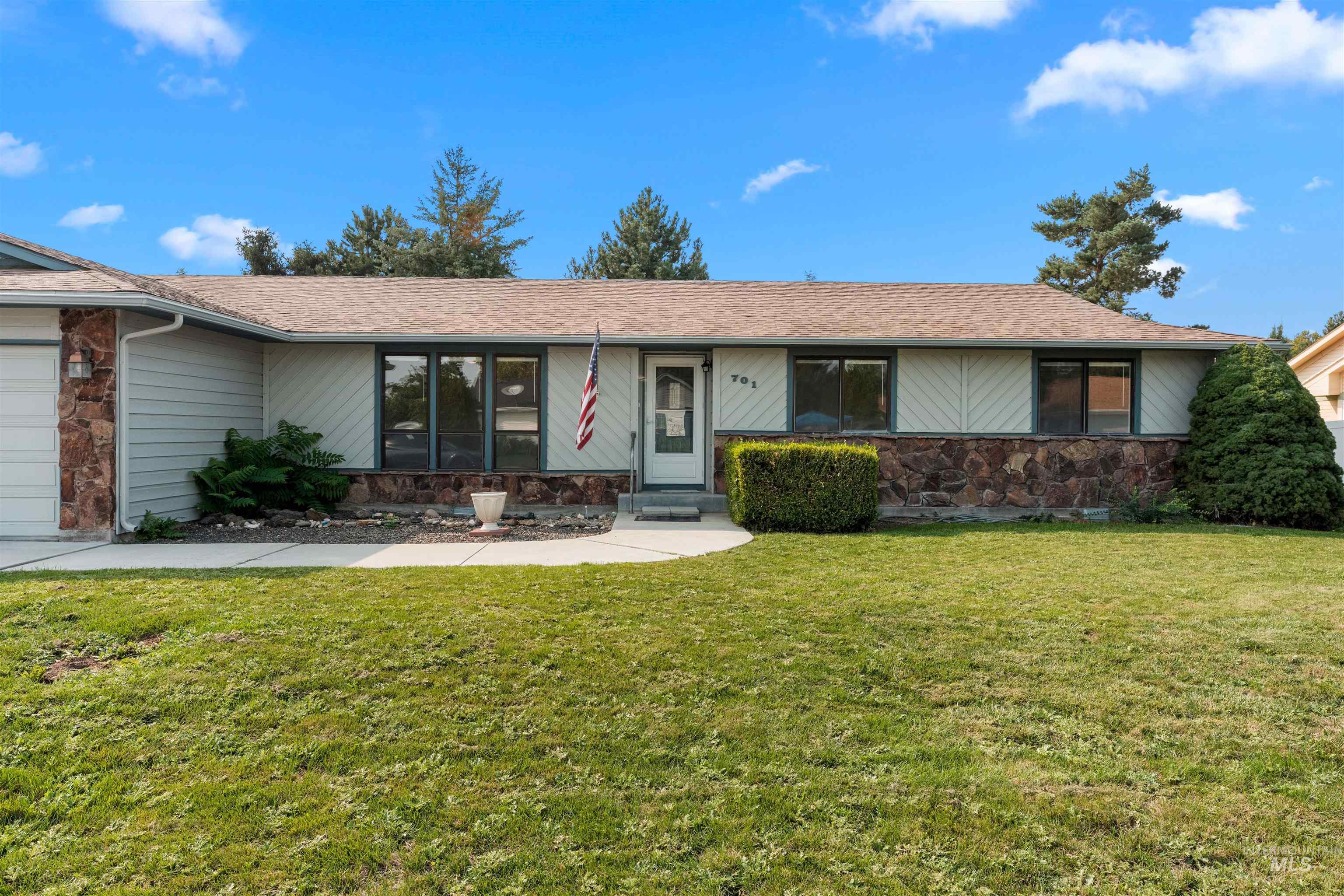 701 W Bridger, Nampa, Idaho 83651, 3 Bedrooms, 2 Bathrooms, Residential For Sale, Price $364,900, 98961178