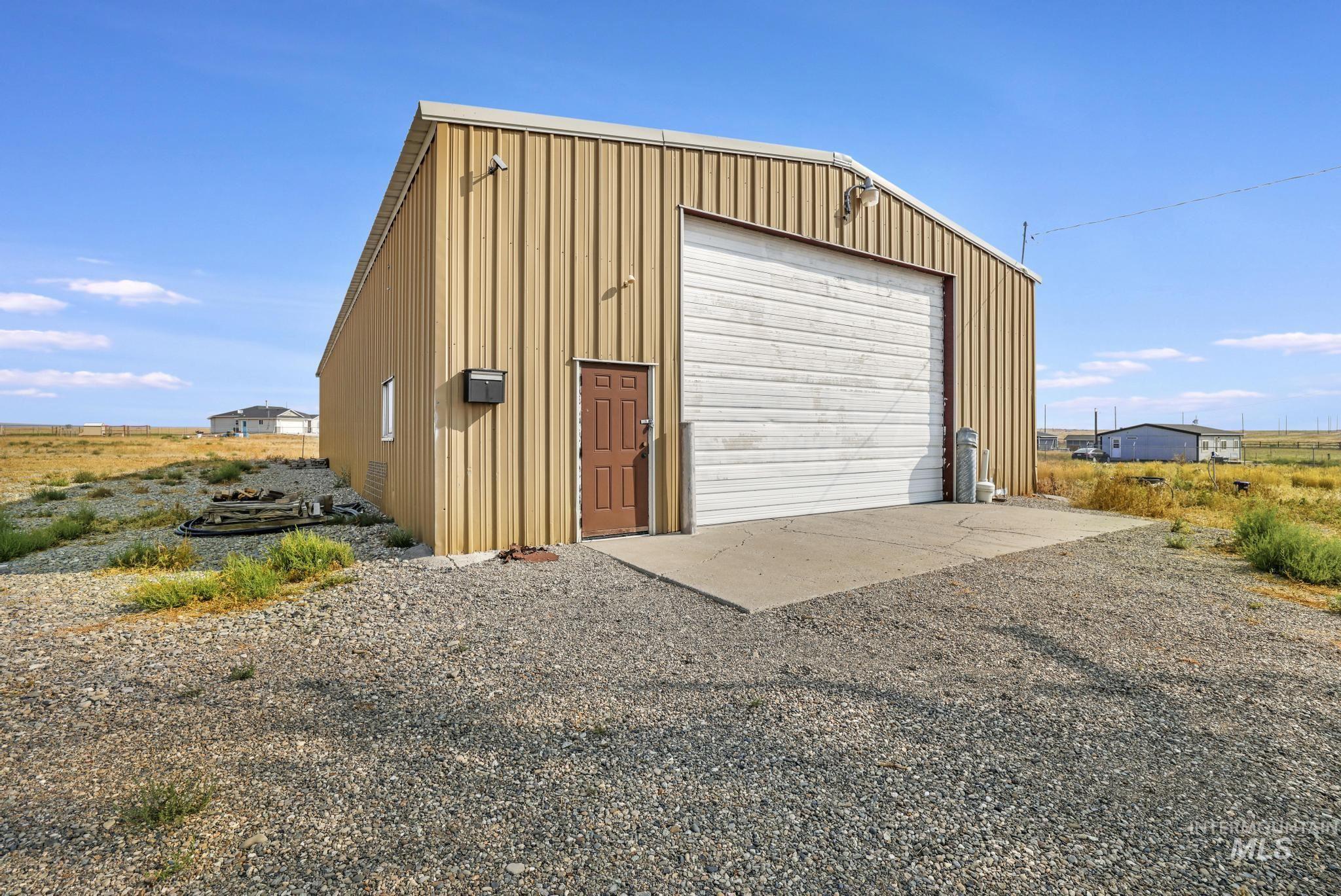 Detached garage with driveway