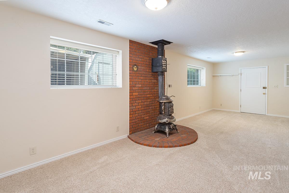 3731 N Buckingham Dr, Boise, Idaho 83704, 4 Bedrooms, 2 Bathrooms, Residential For Sale, Price $525,000, 98961208