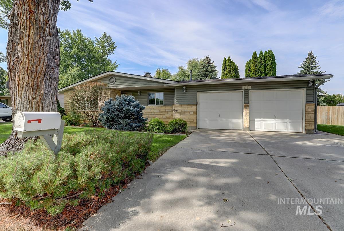 3731 N Buckingham Dr, Boise, Idaho 83704, 4 Bedrooms, 2 Bathrooms, Residential For Sale, Price $525,000, 98961208