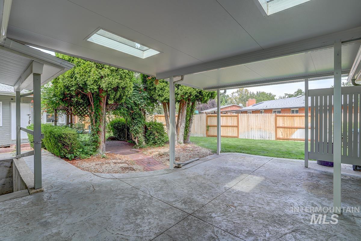 3731 N Buckingham Dr, Boise, Idaho 83704, 4 Bedrooms, 2 Bathrooms, Residential For Sale, Price $525,000, 98961208