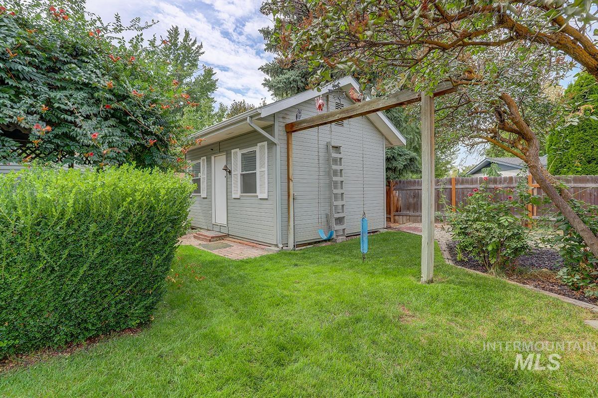 3731 N Buckingham Dr, Boise, Idaho 83704, 4 Bedrooms, 2 Bathrooms, Residential For Sale, Price $525,000, 98961208