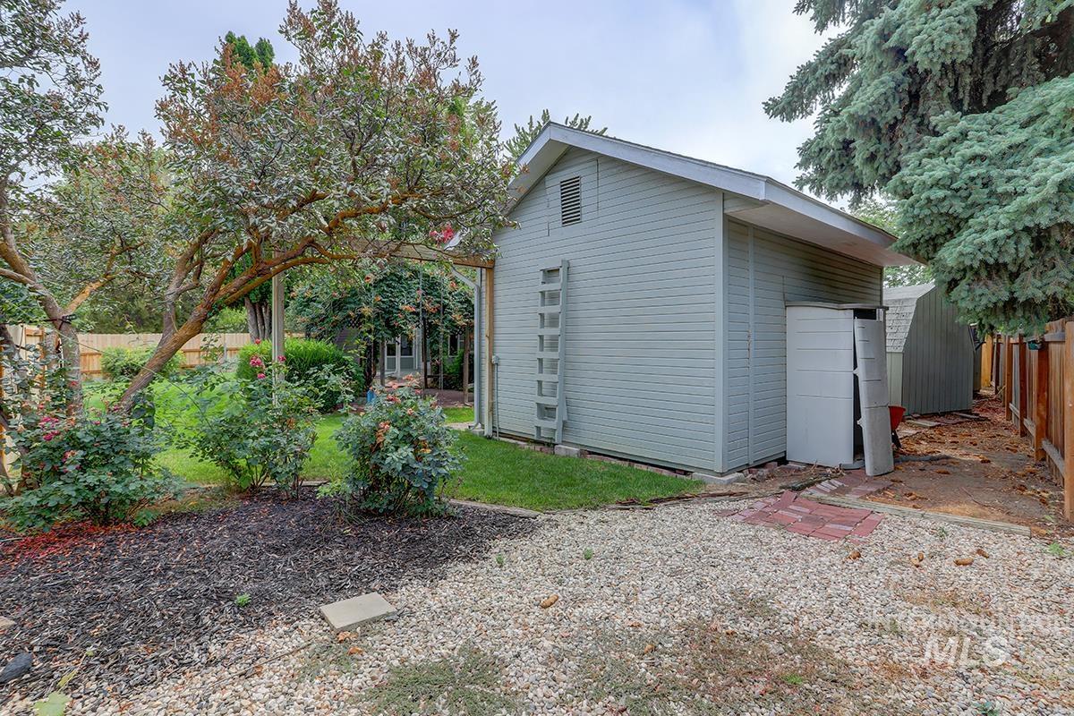 3731 N Buckingham Dr, Boise, Idaho 83704, 4 Bedrooms, 2 Bathrooms, Residential For Sale, Price $525,000, 98961208