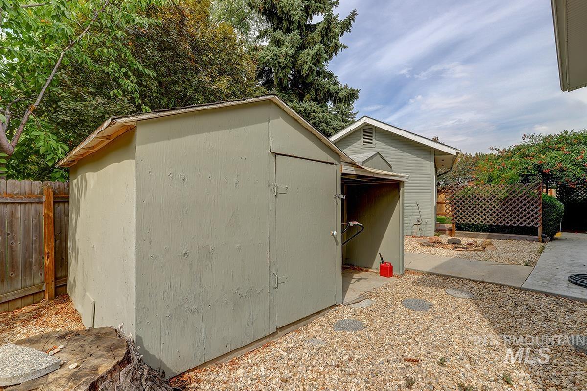 3731 N Buckingham Dr, Boise, Idaho 83704, 4 Bedrooms, 2 Bathrooms, Residential For Sale, Price $525,000, 98961208
