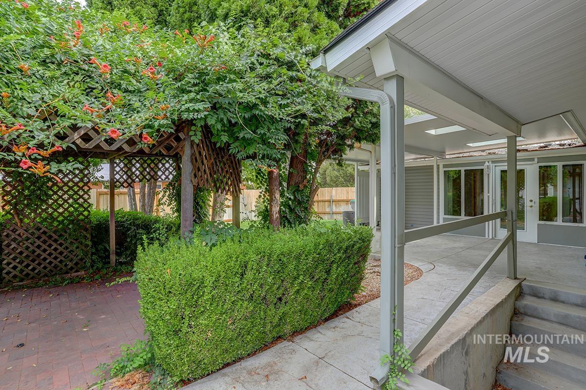 3731 N Buckingham Dr, Boise, Idaho 83704, 4 Bedrooms, 2 Bathrooms, Residential For Sale, Price $525,000, 98961208