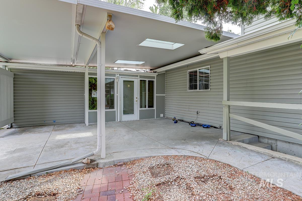 3731 N Buckingham Dr, Boise, Idaho 83704, 4 Bedrooms, 2 Bathrooms, Residential For Sale, Price $525,000, 98961208
