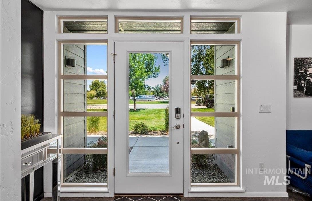 10259 W Carlton Bay Drive, Garden City, Idaho 83714, 4 Bedrooms, 3.5 Bathrooms, Residential For Sale, Price $599,000, 98961210