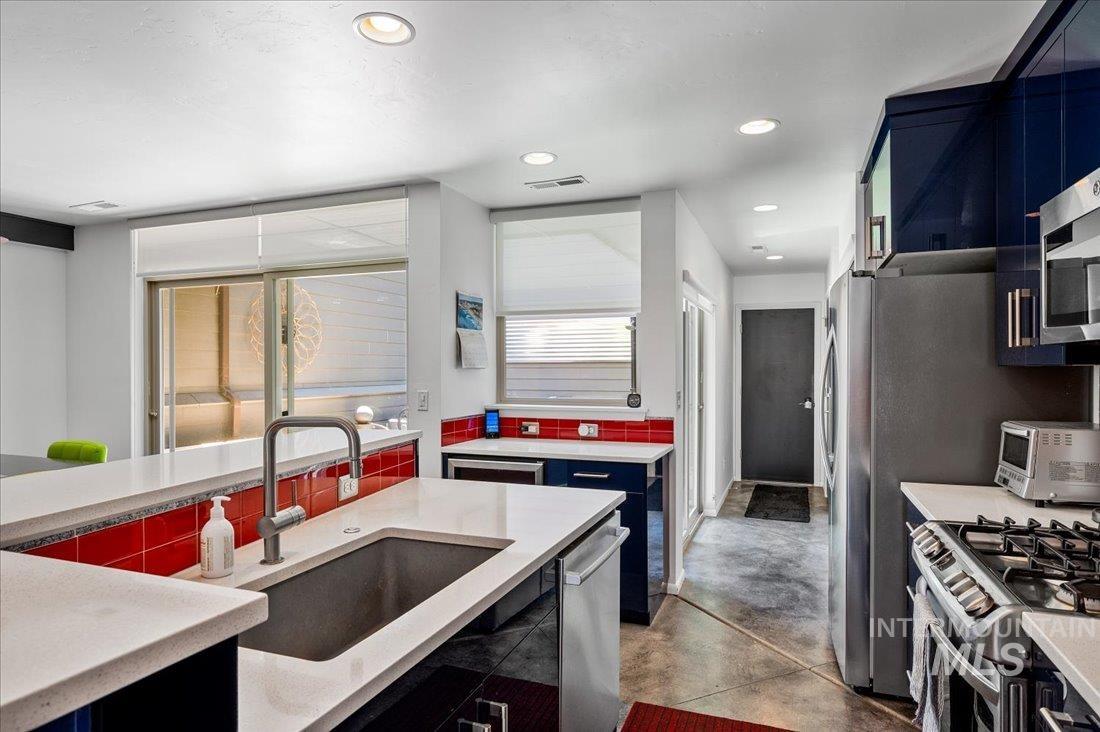 10259 W Carlton Bay Drive, Garden City, Idaho 83714, 4 Bedrooms, 3.5 Bathrooms, Residential For Sale, Price $599,000, 98961210