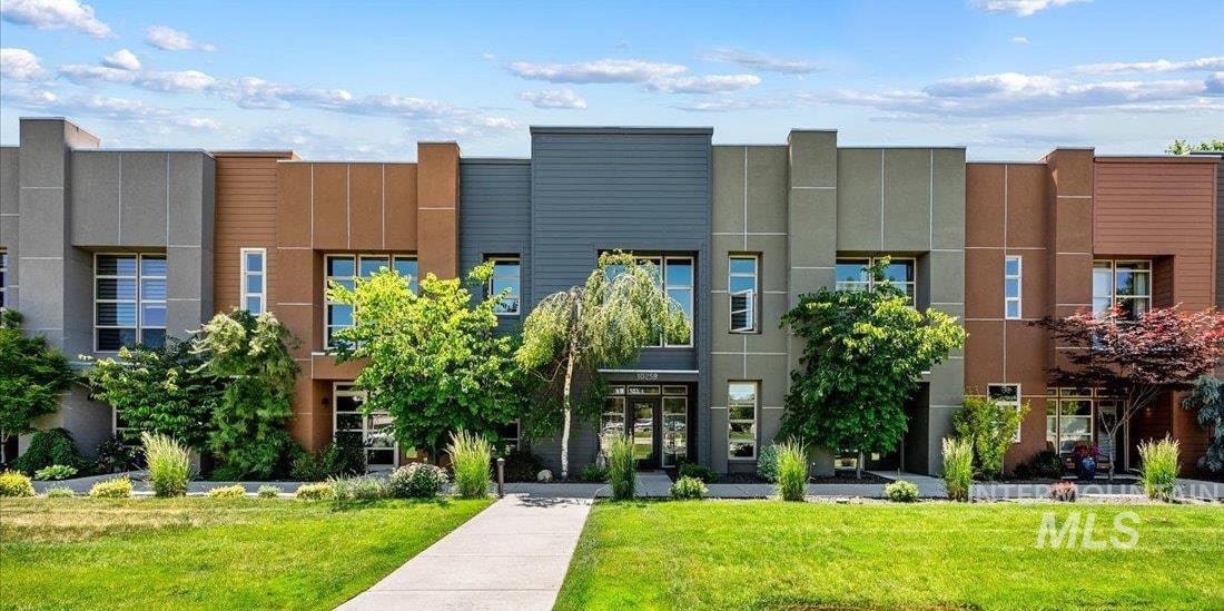 10259 W Carlton Bay Drive, Garden City, Idaho 83714, 2 Bedrooms, 2.5 Bathrooms, Residential Income For Sale, Price $599,000, 98961211