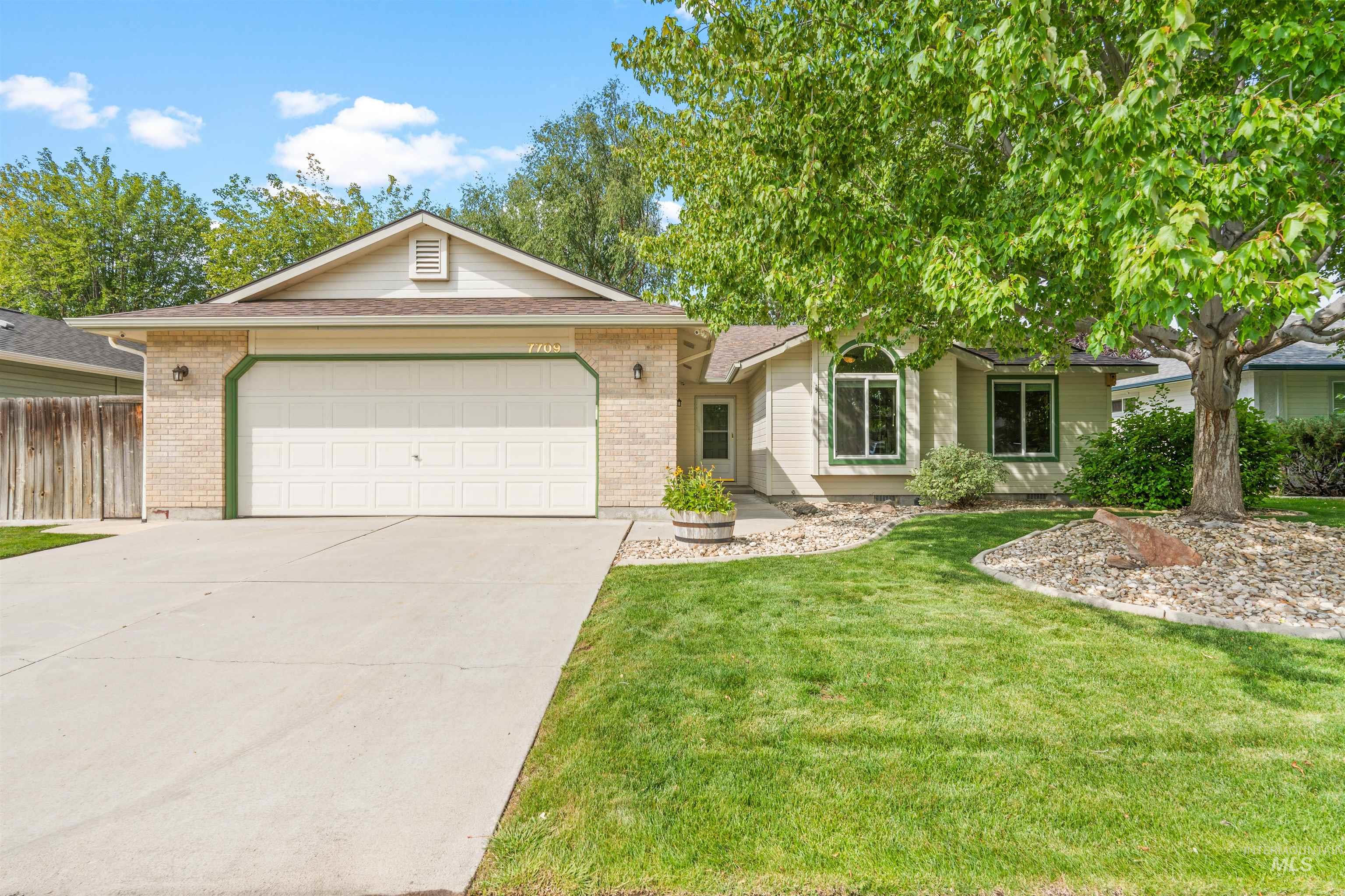 7709 N Matlock Ave, Boise, Idaho 83714, 3 Bedrooms, 2 Bathrooms, Residential For Sale, Price $449,000, 98961215