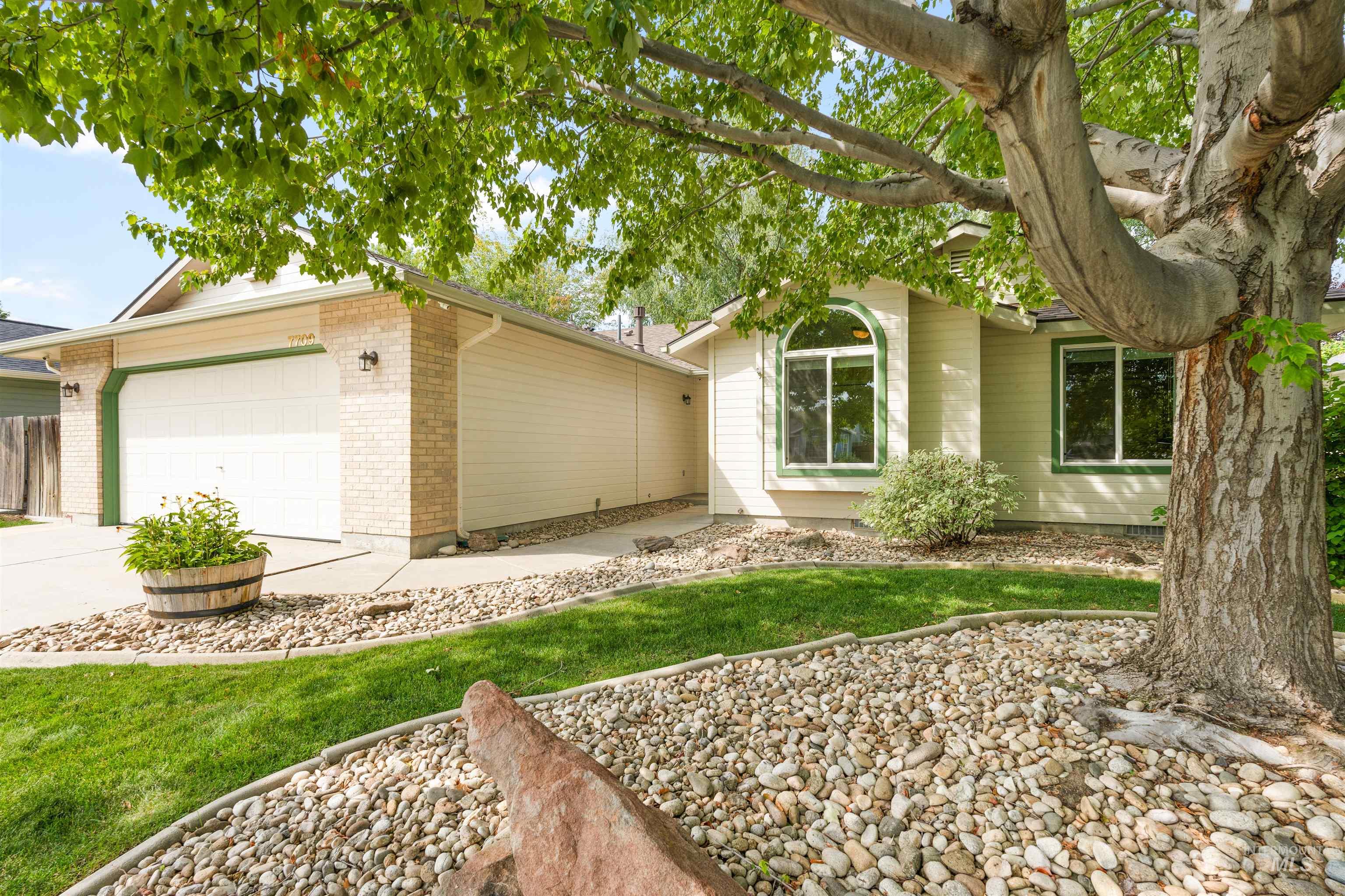 7709 N Matlock Ave, Boise, Idaho 83714, 3 Bedrooms, 2 Bathrooms, Residential For Sale, Price $449,000, 98961215
