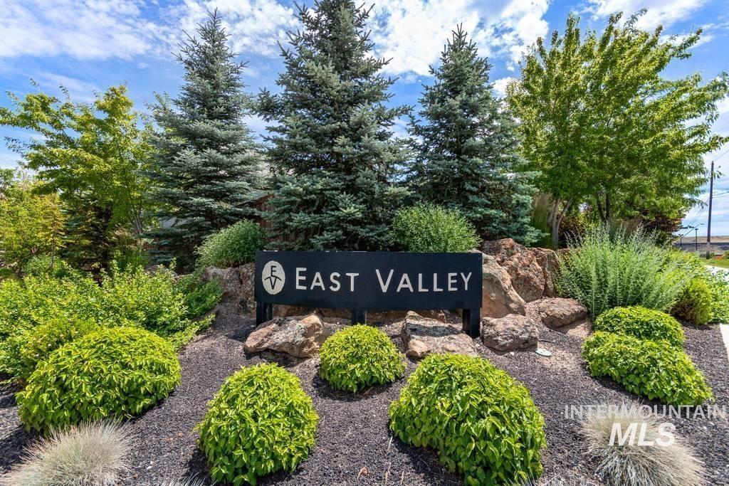 7168 E Highland Valley Road, Boise, Idaho 83716, 3 Bedrooms, 2.5 Bathrooms, Residential For Sale, Price $899,900, 98961216