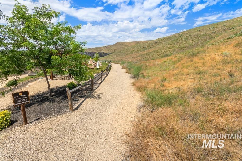 7168 E Highland Valley Road, Boise, Idaho 83716, 3 Bedrooms, 2.5 Bathrooms, Residential For Sale, Price $899,900, 98961216