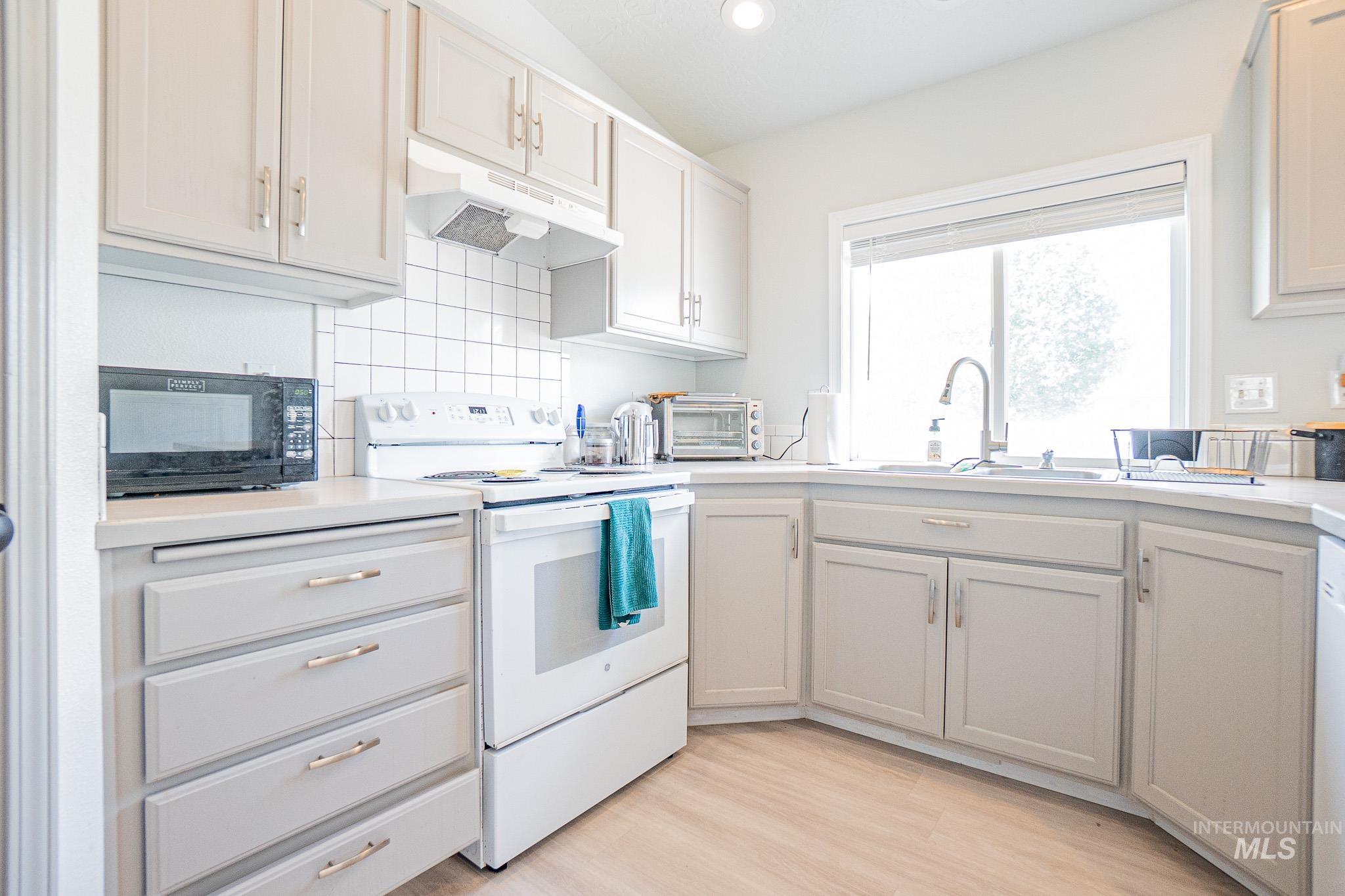 1765 Wasatch Dr, Mountain Home, Idaho 83647, 3 Bedrooms, 2 Bathrooms, Residential For Sale, Price $339,900, 98961224