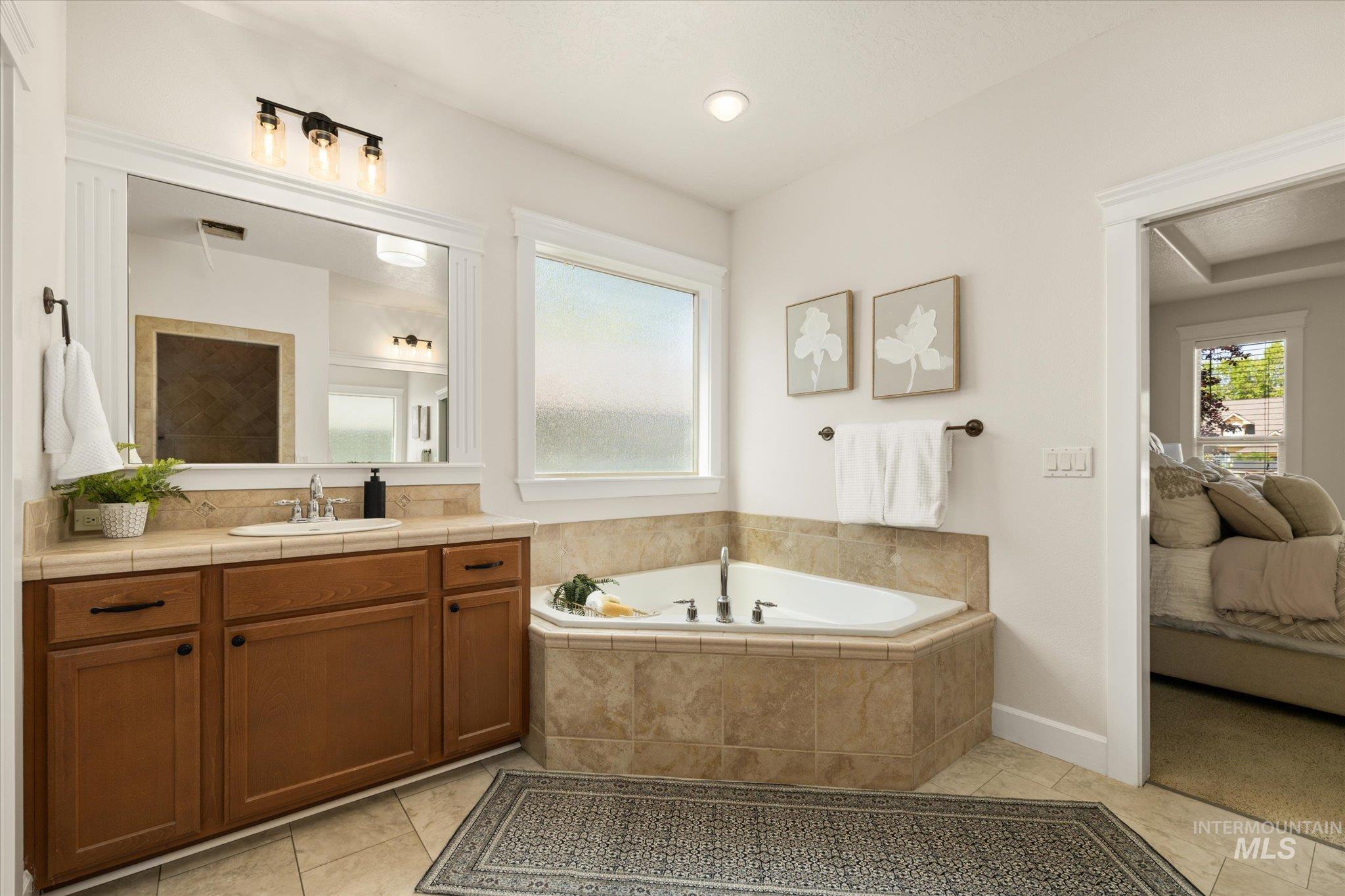 333 S Fernan Lake Way, Star, Idaho 83669, 5 Bedrooms, 4.5 Bathrooms, Residential For Sale, Price $735,000, 98961228