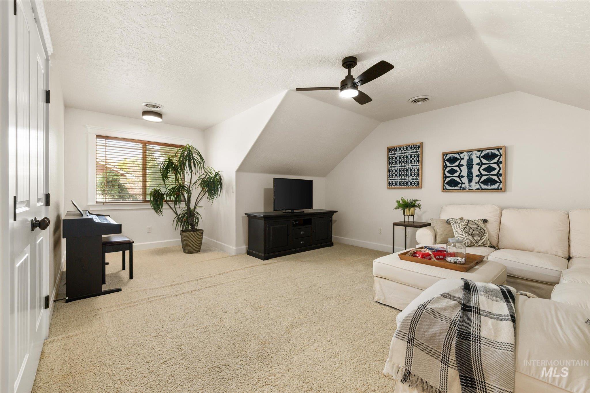 333 S Fernan Lake Way, Star, Idaho 83669, 5 Bedrooms, 4.5 Bathrooms, Residential For Sale, Price $735,000, 98961228