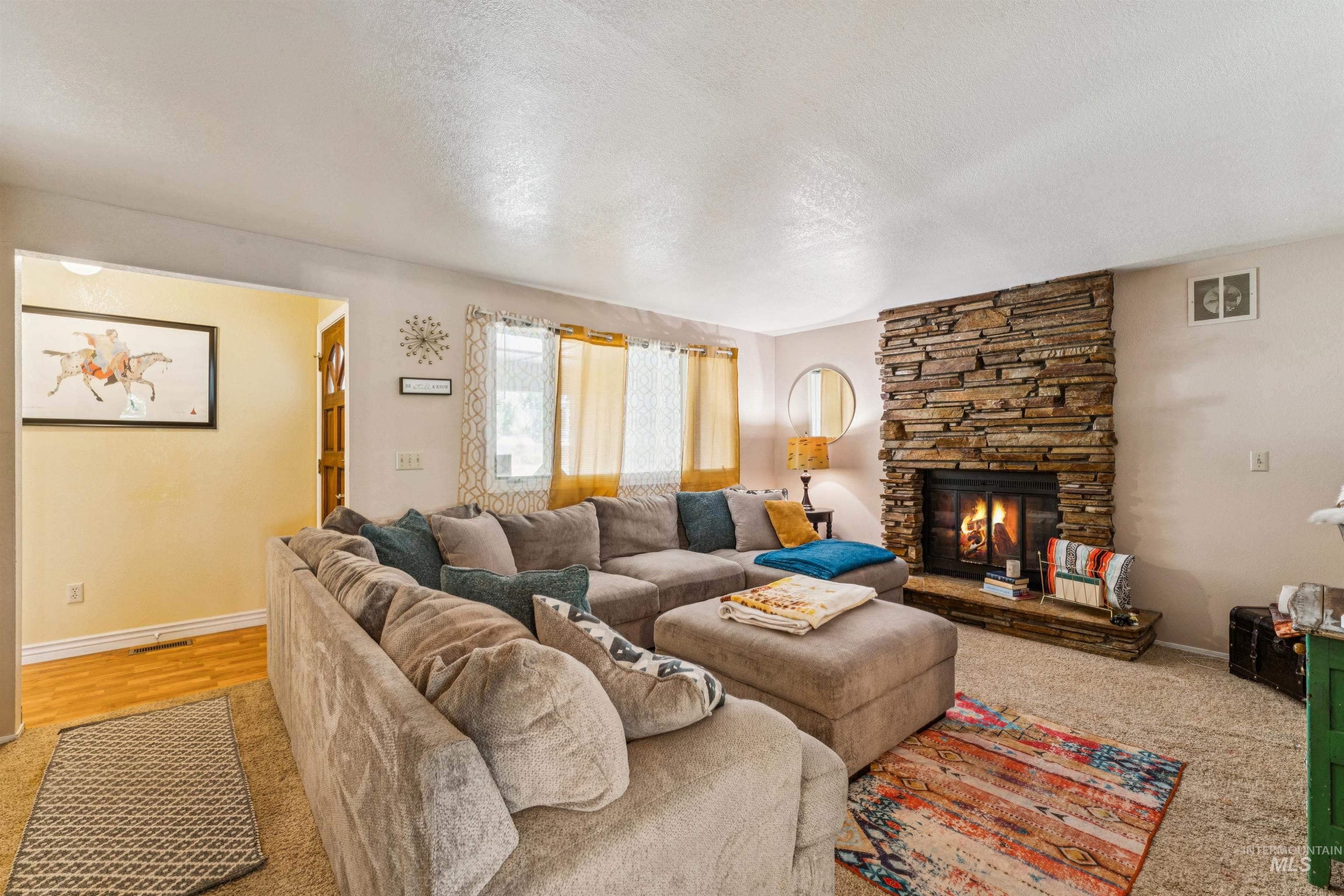 10319 W Ardyce Street, Boise, Idaho 83704, 3 Bedrooms, 2 Bathrooms, Residential For Sale, Price $425,000, 98961236