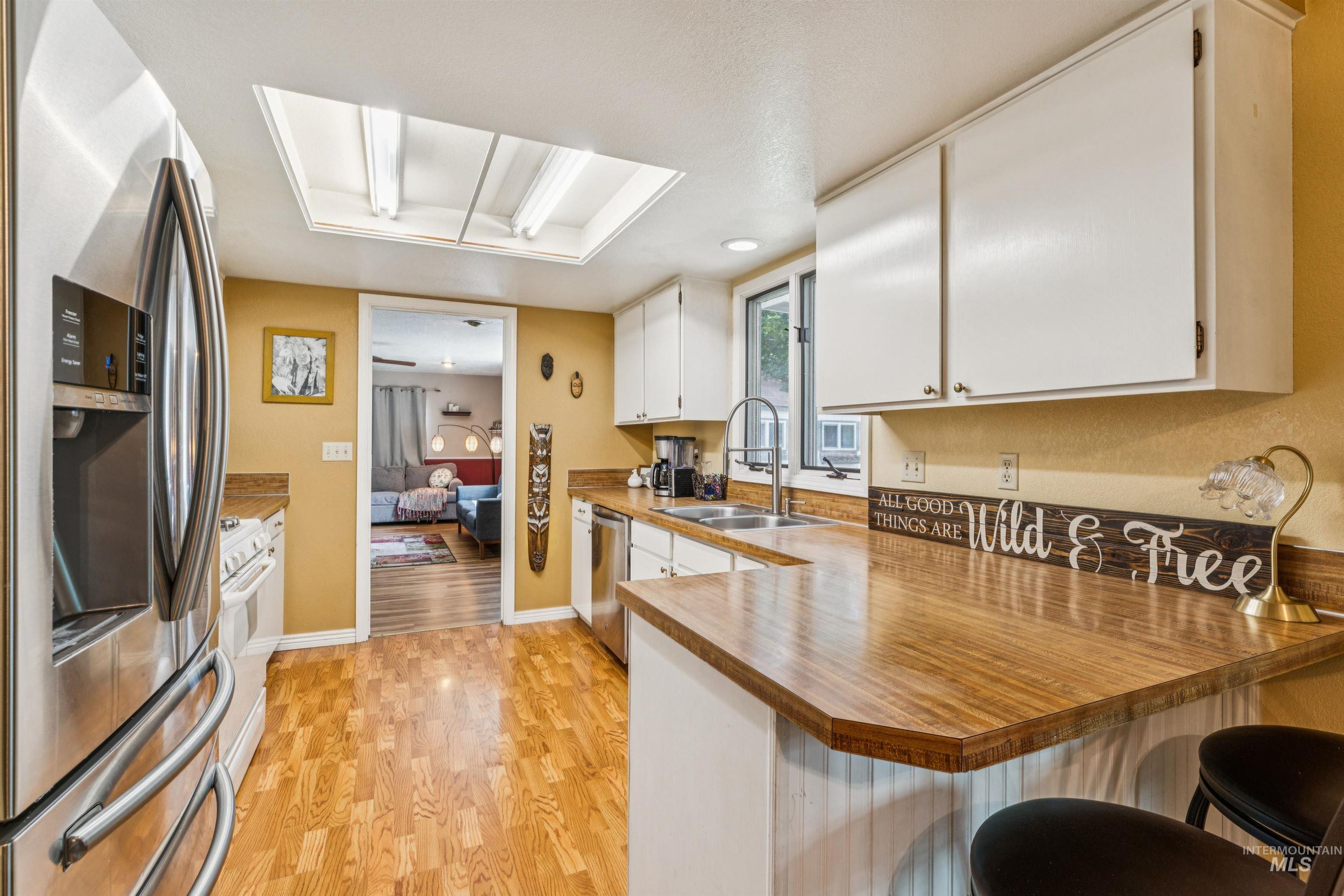 10319 W Ardyce Street, Boise, Idaho 83704, 3 Bedrooms, 2 Bathrooms, Residential For Sale, Price $425,000, 98961236